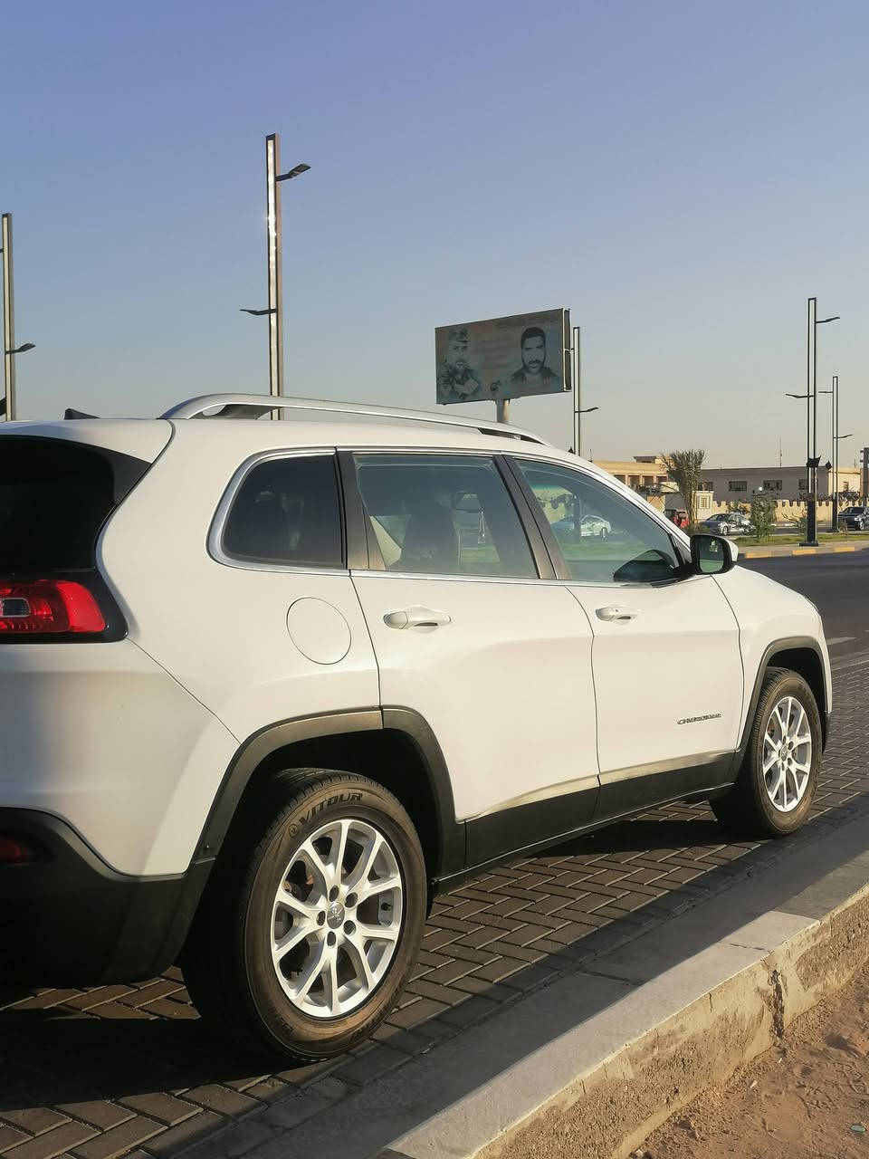 السلام عليكم
جيب بزون 18 حجم محرك 4 سلندر
كير وتبريد جاهز
سنويه مجددة ل 30
مكاني بصره
***********
بيع او مراوس ب ناصي
السعر 115
ب اسمي
