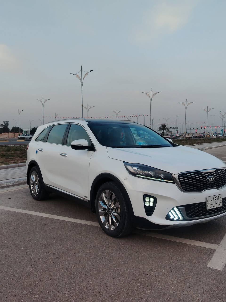 بسم الله الرحمن الرحيم 
السلام عليكم 
سورنتو 2019 وارد كويتي 
فول موصفات فورويل 
مواصفات
 
1.خمس كامرات 
2.رادار امامي وخلفي 
3.خمس انضمه قياده
4.بردات خلفيه بلاد
5.كشنات امامي وخلفيه تدفه وتبريد 
6.اوتو هولد
7.صندوق خلفي ذكي 
8.سايد بريك دكمه
9.بصمه ابواب عدد ثنين 
وبيه بعد كم سالفه

السياره ببيه فقط الجاملغ الامامي الي بل جه ليمنه تبديل وكاله فقط ممشه 173الف وسعر لسياره(240)ورقه وبيه مجال حك لجيه 
تواصل 
***********
***********
