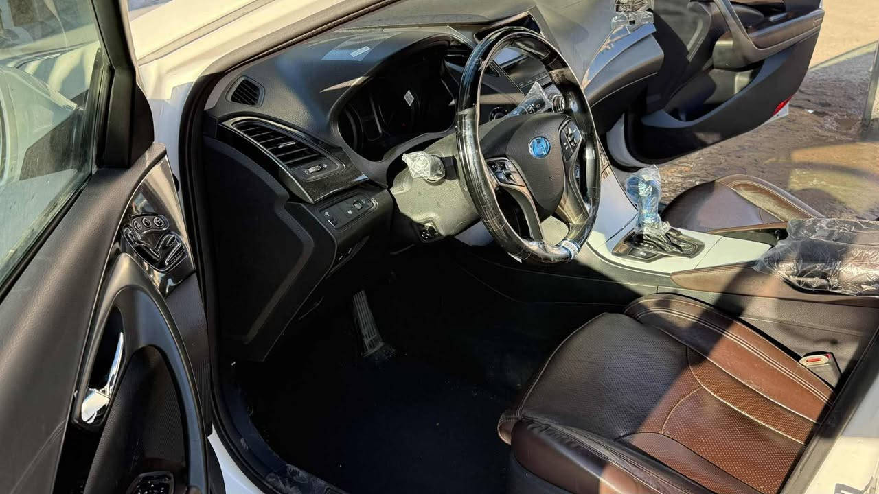 سلام عليكم
أزيرا 2013
السيارة فول مواصفات 
بنوراما بصمه كشن جلد داخل قرميدي مساج بالكشن كشنات كهرب مري قلاب حساس امامي خلفي  ليت لد اصلي  بك ليت لد 
السيارة حلوه وجديده ومانقصها مصرف رقم نينوى 12 رقم جديد هزا جديد سنويا جديده كابون بانزين ورقي  سيارة بسم الشرعي تشتري من الشرعي 
كير شرط محرك مامفتوح شرط لاصرف ولانفخ ولاصوت رواجز  صبغ جاملغ خلفي 
السعر 142  
للاستفسار الاتصال ع رقم وبي واتساب 
***********
