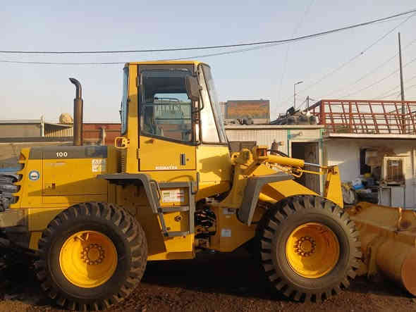 كوماتسو حجم ١٠٠ مكينه ٤ سلندر
كير ميكانيكي وارد ياباني 
مكفول كفاله عامه ساعات العمل ١٤٠٠ ساعه
تخم تاير جديد 
موديل ٢٠١١
دخول جديد ممفيس مامشتغل في العراق 
بغداد النهضة شارع الظلال 
*********** / ***********
