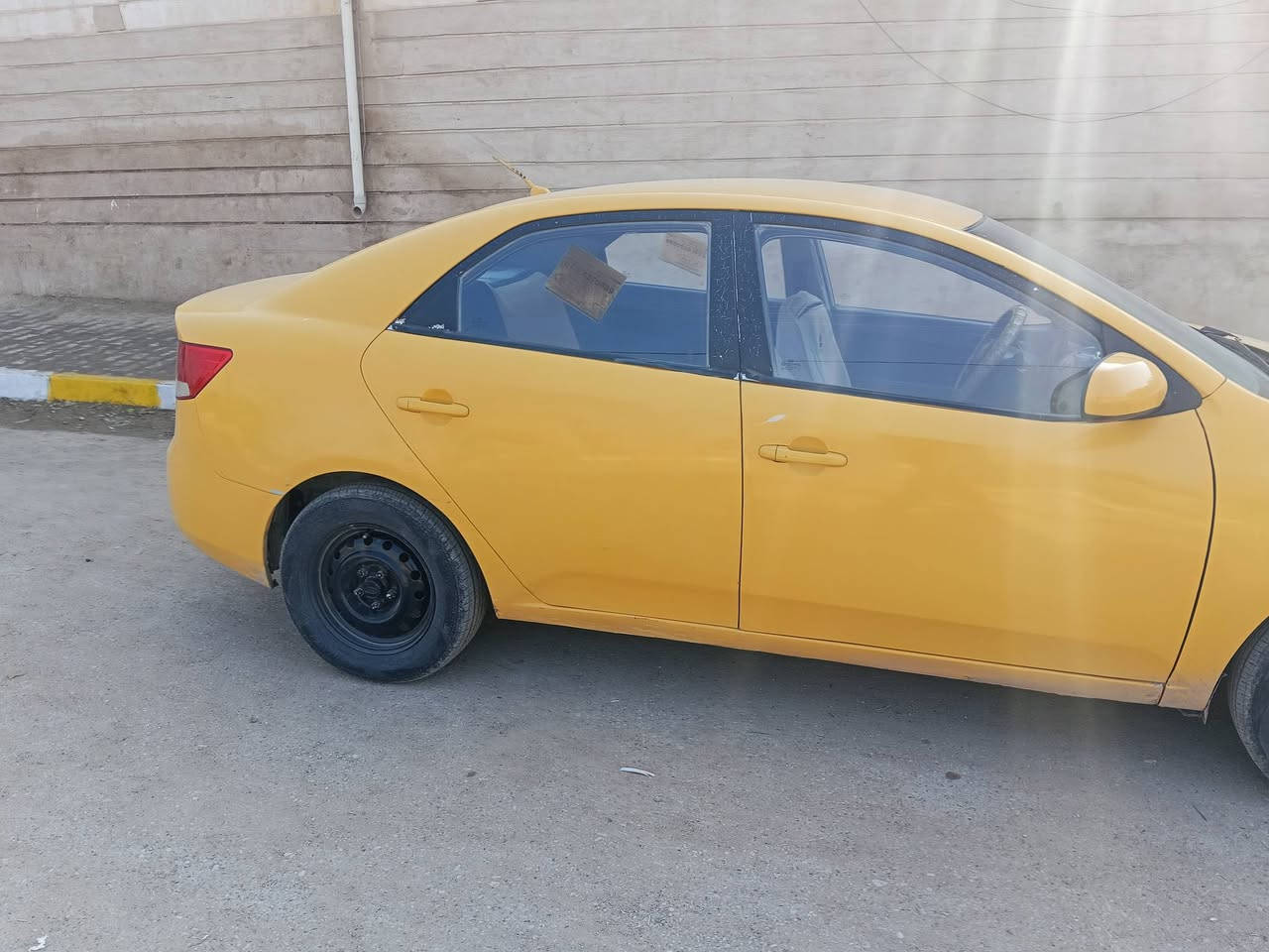 سيراتو 12 كير محرك خير من الله رقم واسط السعر 90 وبيها مجال مكان واسط رقم الهاتف ***********
