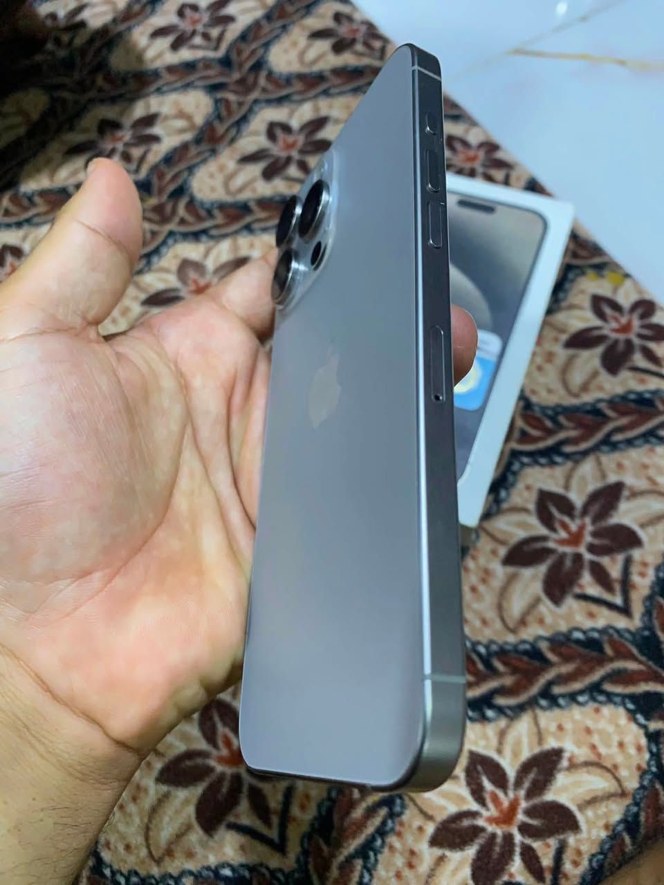 ايفون15برو ماكس شرق اوسط ماستر ذكره 256 بطريه ٨٩مكفول من الشخط اذا بيه شخط تخذه بلاش  مكني كربلاء طوريج رقمي
***********
