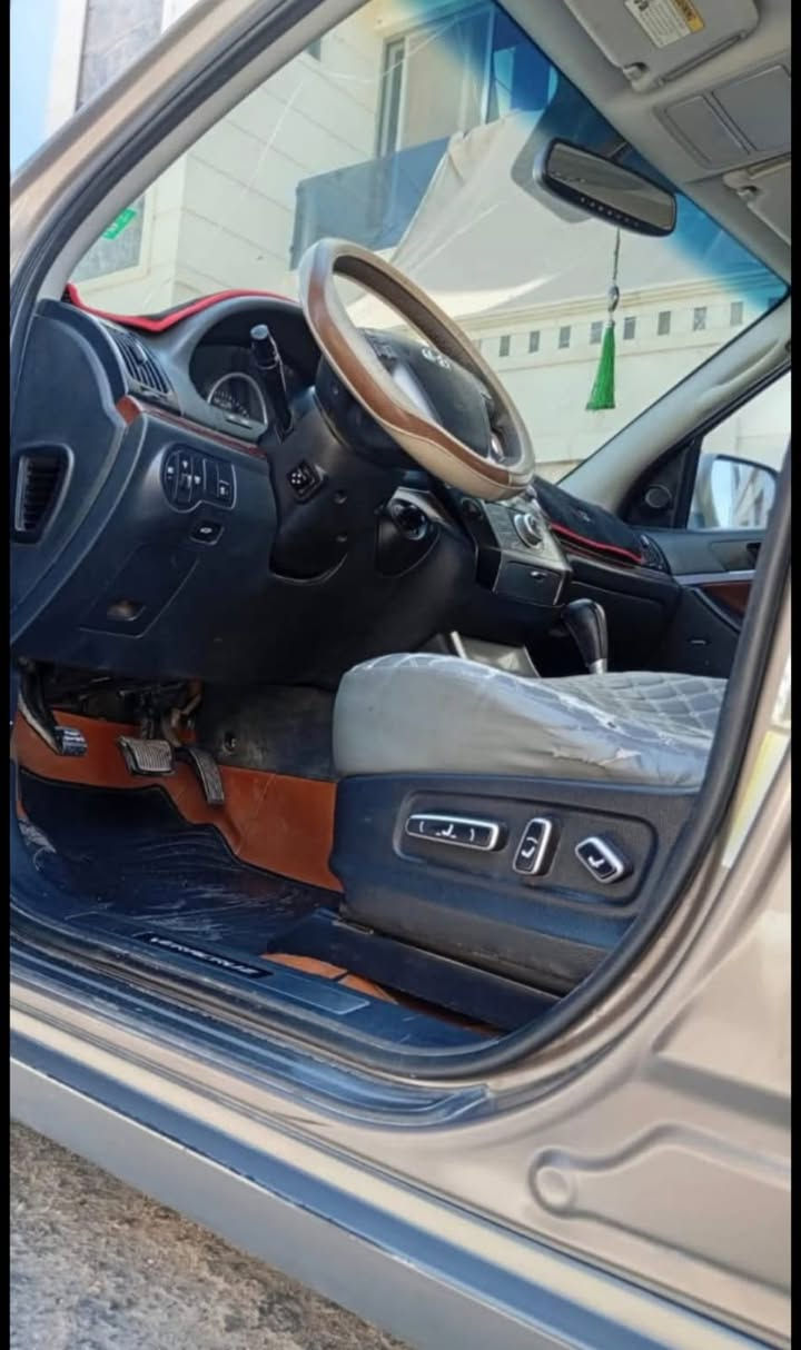 للبيع: هونداي فيرا كروز 2011 بابل، رقم انكليزي، تحويل ثاني يوم، 
فقط شبر بارد 
المواصفات:
  - بصمة
  - تحكم ستيرين
- اشاير مري
  - كراسي تدفئة
  - فتحة سقف
  - كراسي كهربائية 
- سبعة ركاب
  - حساسات
  - كراسي جلد
  - تبريد ثلاث قطع
السعر: 125 بيها مجال لشراي 
*********** كربلاء, العراق
