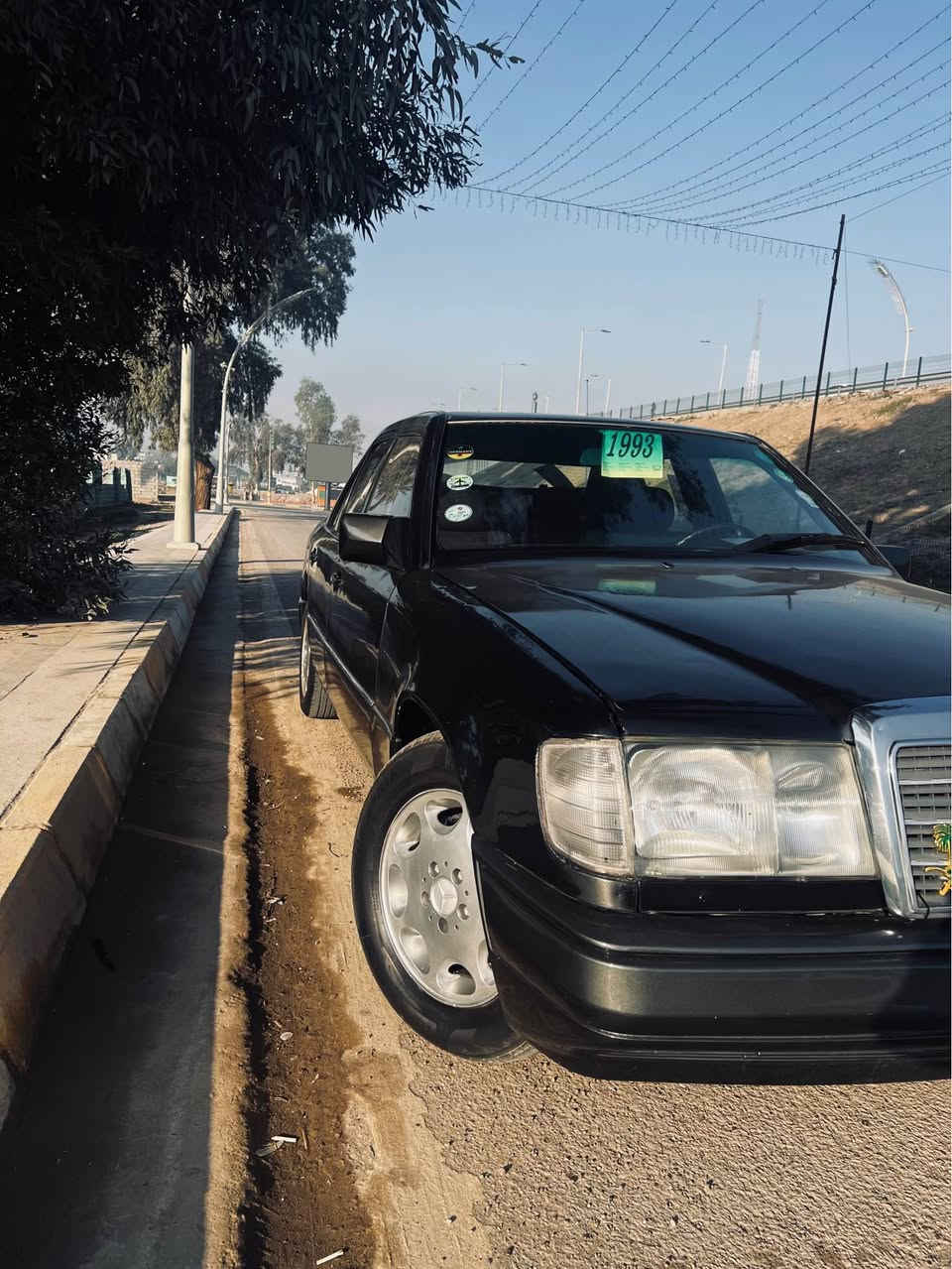 السلام عليكم الي يدور نظيف وجديد 
مارسيدس دب 300 موديل 1992
⚒️محرك وكير بلادي مو تحوير  
🛠️الضرر بدون معجون وبدون اي ضرر لا شواصي ولا لغود 
🪬صبغ عام جماليه 
✅الغرفه الداخليه دبل ايرباك مال موديل 1995
✅ما بيها نقص جاهزه للاخير 
❎رقم دهوك تحويل مباشر بدون وكاله 
⚫️تخم تايرات جدد 
❇️صندوكها مال شركة بعده 
💵السعر 62 وبيها مجال 
🏣العنوان ديالى بعقوبه المركز 
☎️*********** بعقوبة, ديالى
