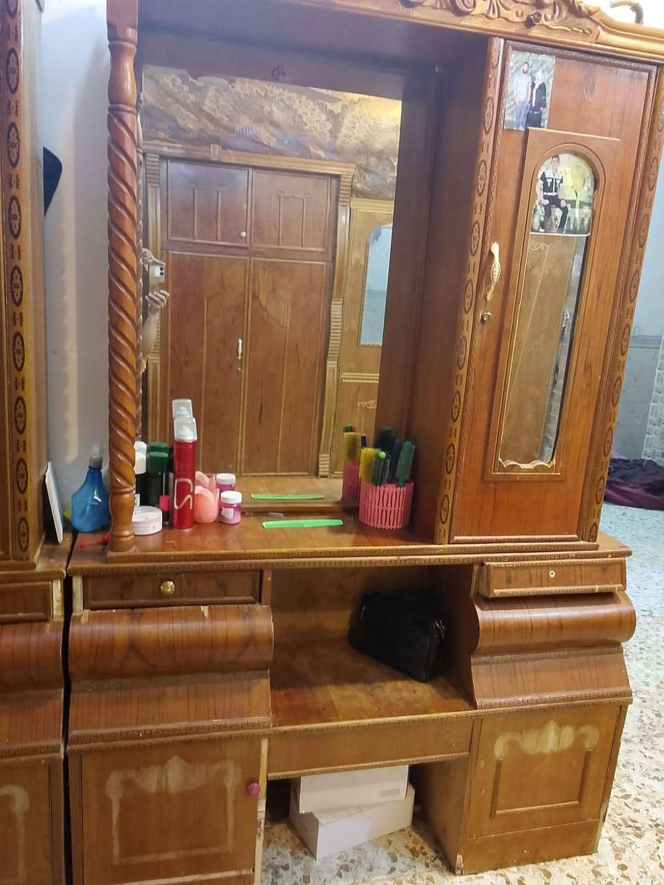 غرفه نوم كنتور 6باب
#سعر 600
حي العسكري 
***********
