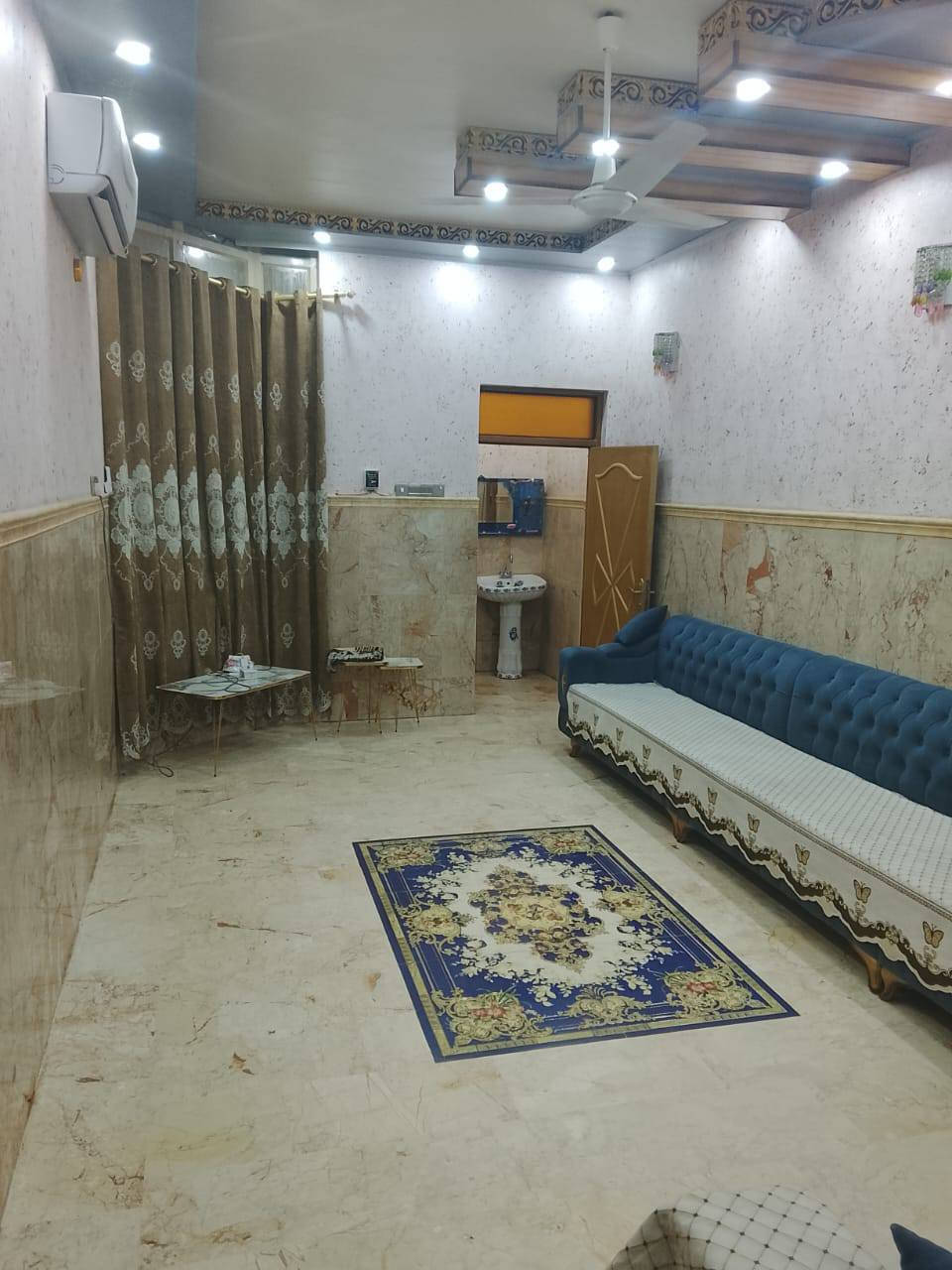 السلام عليكم بيت للبيع طابو صرف 150م طابقين 
حي ميسان قطاع 85 شارع 12 ثالث بيت عن الشارع التجاري 
طابق الاول يحتوئ عل  استقبال وصاله ومطبخ  و3غرف نوم صحيات خارجيه و داخليه طابق ثاني يحتوئ 2غرف نوم +صاله +صحيات  للتواصل اكثر على الرقم ‏‪***********‬‏
