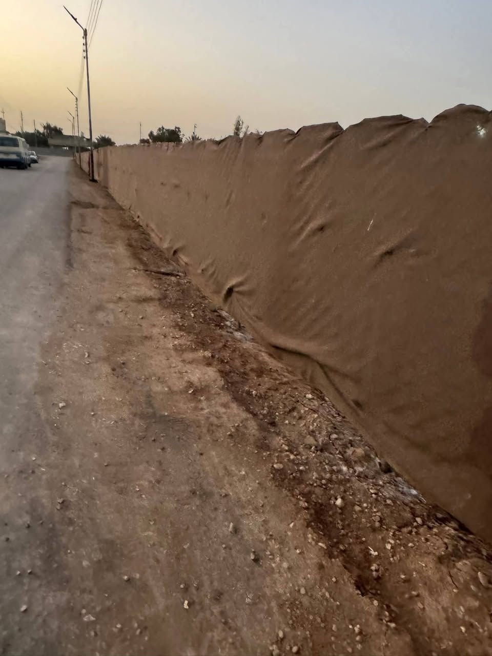 يالله
يعلن مكتب الخبير للعقارات

وجود دونم طابو زراعي سند 25يتحول باسم المشتري مباشرتا

موقع الدونم //طريق سده محاويل مقابيل بانزيخانه الحمداني يبعد عن الشارع العام 150م 

كافه الخدمات ماء كهرباء تبليط انارت طريق عرض الشارع 15متر علما الدونم ركن على شارعين تبليط مسيج بالكامل يعني محدد 

وين الي يحب مساحات جبيره والهدوءوالخدمات 

السعرر. 135مليون بي مجال بصيط 

للاستفسار مراجعه مكتب الخبير الكائن في حي المعلمين مقابيل شارع الدوب اومقابيل مركز الشباب

للاستفسار الاتصال ***********
