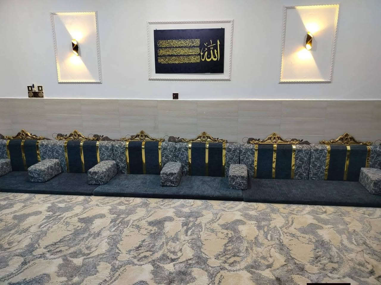 تصميم تراثي أنيق ولمسة فخامة تناسب كل بيت 🕌
راحة ثابتة ومناسبة للجلوس الطويل
قماش عملي متين ✨ سهل التنظيف ويعيش وياك سنوات
مناسبة للضيوف ✨ والاستخدام اليومي
ألوان ونقشات راقية تناسب المجالس والمساحات المختلفة
📏 الارتفاع: 10 سم
🚚 توصيل داخل البصرة والمحافظات القريبة
💰 السعر مناسب وجودة  مضمونه

فوم مضغوط اصلي مرن
للحجز والتواصل واتس***********
