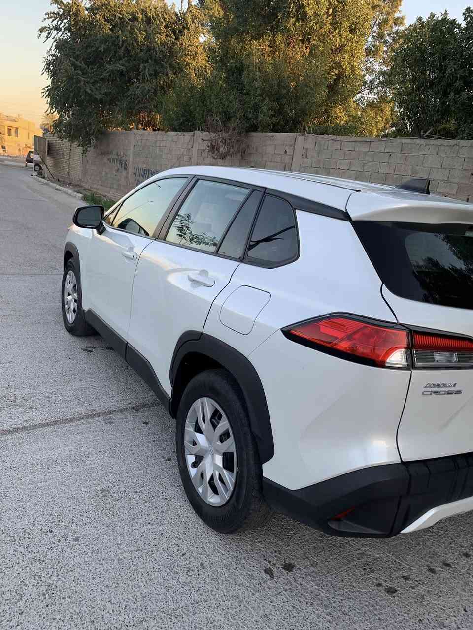 السلام عليكم
كورلا كروس موديل 2023 وارد امريكي 
بيها ربع البنيد صبغ + جاملغ جهة السايق صبغ 
رادار امامي + تحديد مسار + اوتو هولد + سايد بريك بصمه ..
السعر 162
 رقم بغداد بأسمي 
مكان السياره المنصور او حي الجامعه 

***********
