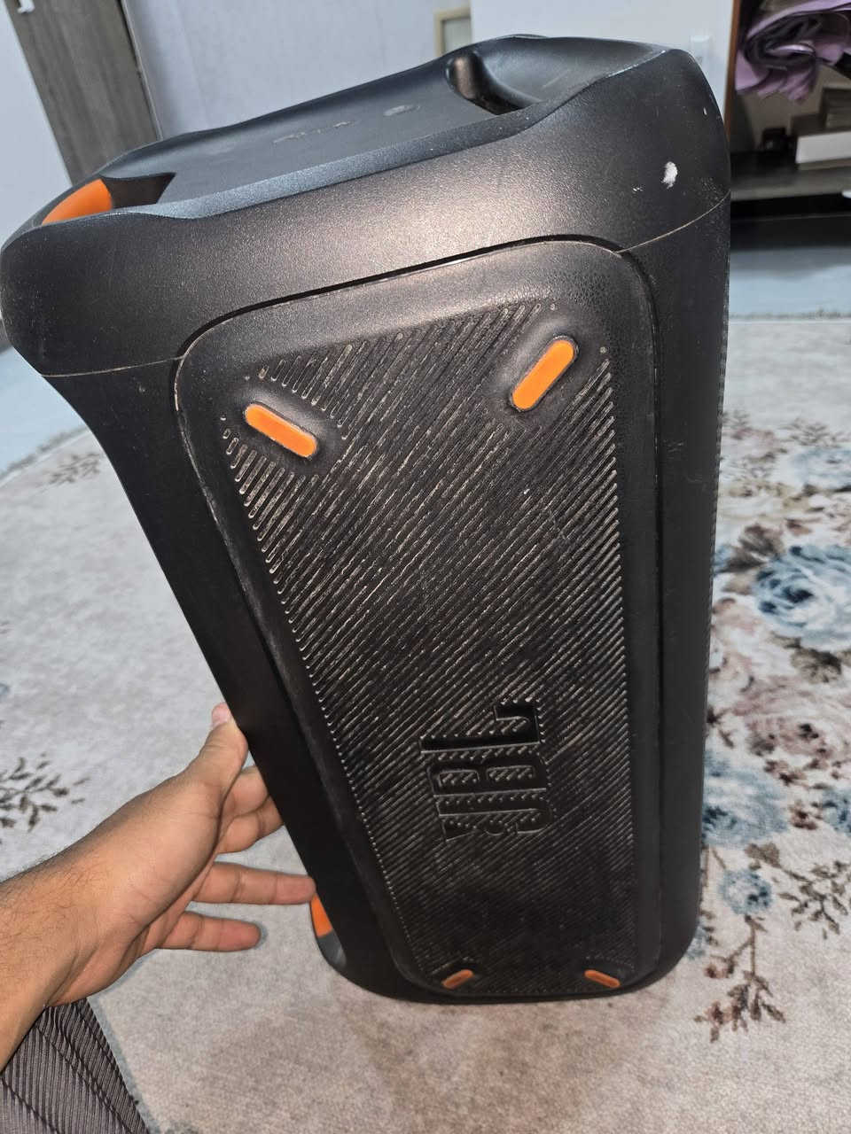 سماعات JBL اصلية 
بطارية داخلية تشحنها تستمر 12 ساعة
نظيفة من كل النواحي بدون اي مشكلة.
سعر 150 الف
***********
بغداد-البياع شرطة الخامسة
