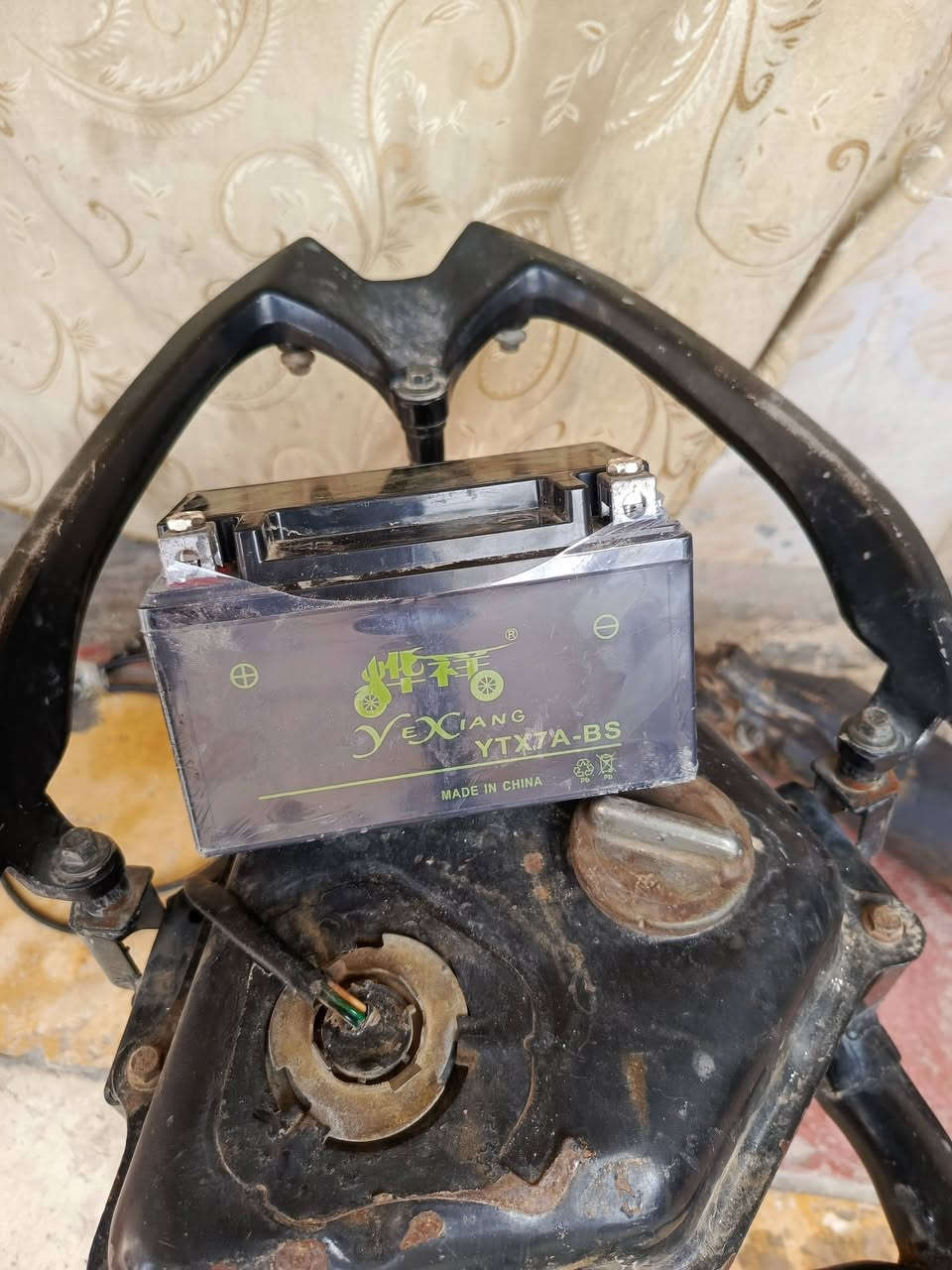 السلام عليكم غراض ماكس للبيع مكينه سلف 55+عقل+كابريته اصليي+ضفيره الصلي فيش+هورن+شاصي+واير مال سكليتر+واير بريك+وياله هنه وتوايرهن+تانكي مال بانزين +ايشي تريده راسلني وانه بخدمتك عنواني ناصريه سوق الشيوخ الصناعه وبخدمت الشراي


**إذا كنت صاحب هذا الإعلان وتريد حذفه لأي سبب، رجاءا أرسل رسالة إلى الدعم الفني**