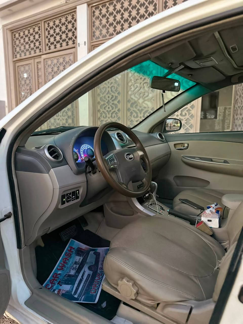 🚘 للبيع | BYD موديل 2014
✅ مكينة وكير كورلا “بيكاتشو” 1800cc
✅ فول مواصفات
✅ كشنات جلد
✅ فتحة سقف
✅ نظام صوت + ربط هاتف
✅ تبريد استوه مسوي

الملاحظات:

* ضربة جاملغ خلفية فقط.
* بيها أخياسات، موضحة بالصور.
* المكينة بيها خيط تبخير.
* النسوية منتهية (مشروع وطني).

كل التفاصيل مصورة ومذكورة حتى ما أتعبك ولا تتعبني ❤️

💰 السعر: 45 ورقة (بيه مجال بسيط للجاد)

📍 الموقع: البصرة – أبو الخصيب الوسطي

📞 للاستفسار: ***********
