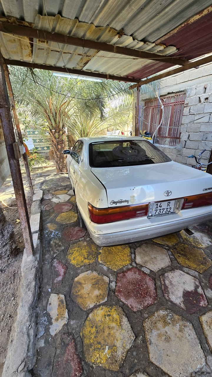 بطة منفصل  بسمي السيارة السنويه ما منتهية كير مكينه مكفول دواخل نضيفه  صبغ بلادي  بيه ضربه بلجاملغ الخلفي بسيطة ومصبوغ عله كد الضربة السعر ٥٥ وقابل للتفاوض ***********  العنوان شط العرب الكباسي
