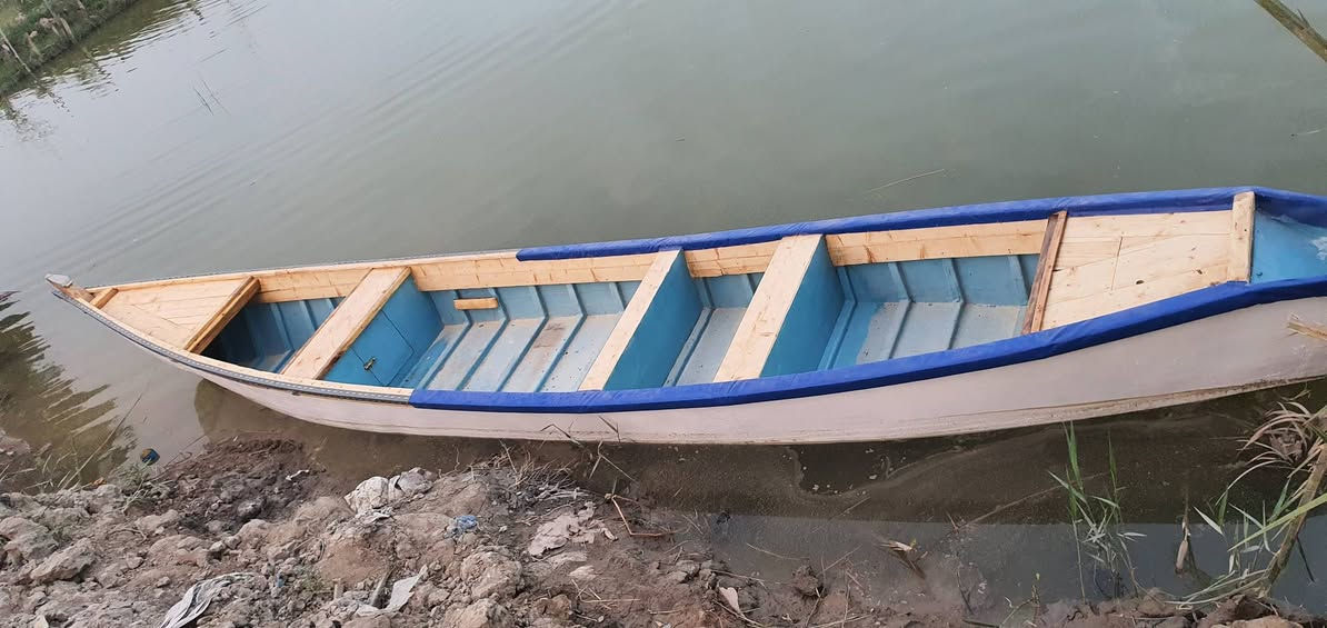 بلم فايبر قطع برطاني نضيف ما مشتغلين بي مع مكينه 18 تهاستو سلف وجرا ياباني شرط جديد شرط مشتغله فحص ع الستان لتر بانزين مصارفه السعر 3 مليون وربع بيه مجال لشراي ***********
