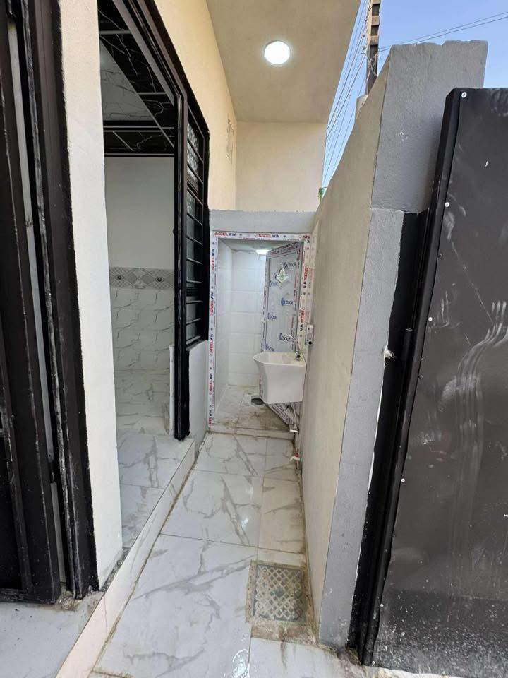 السلام عليكم
🔴🔴🔴
دار للبيع مساحه الدار 55 متر موصل حي الانتصار ***********
***********شارع 30 قرب سايدين معمل الغاز الدار يتكون من 
غرفه نوم 💤 واستقبال وهول ومطبخ وصحيات وبيتونه
سند طابوالزهور شرط التحويل👉 سعر الدار 43 وبي مجال للاستفسار الاتصال الارقام التاليه✅👉👉 
***********
***********
مكتب عمر غالب لتجاره لعقارات
العنوان حي الانتصار شارع 20
خلف جامع خلفاء الرسول
