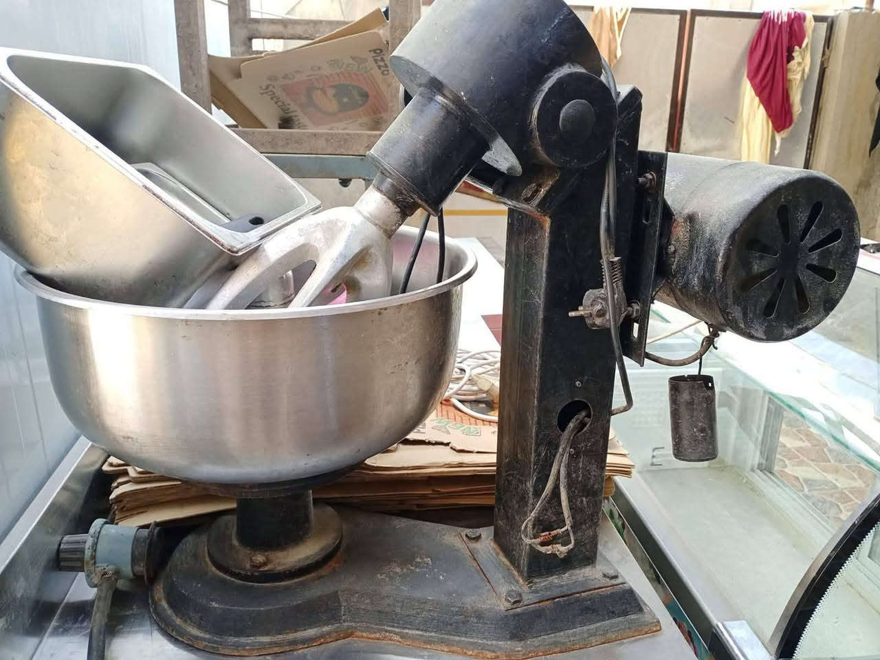 السلام عليكم غراض مطعم للبيع نضاف استخدام قليل جدا *********** ادمن بلا زحمه عليك
