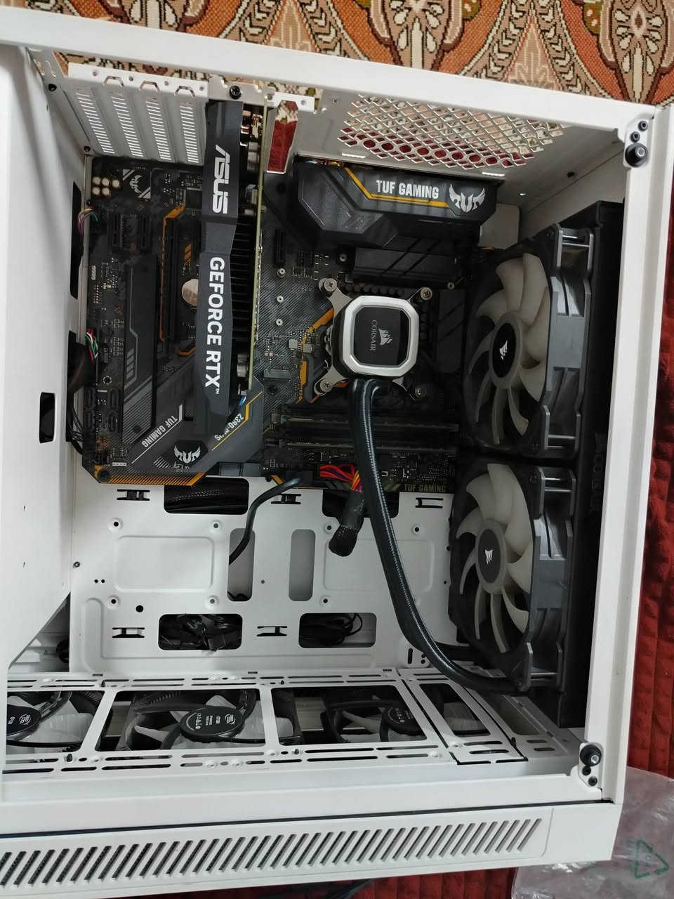 Case matrexx 55v3 
Power supply 650w corsair vs650 
Rtx 3050 asus dual 6g 
Z390 asus tuf gaming plus wifi
I7-9700k
Ram 8g ddr4 2*4
M.2 NVME 256g wd Black
Cooler corsair H115i PRO 280m
السعر ٦٢٥ الف وبيها مجال 
مكاني بغداد الشعب
***********
توصيل داخل بغداد فقط
