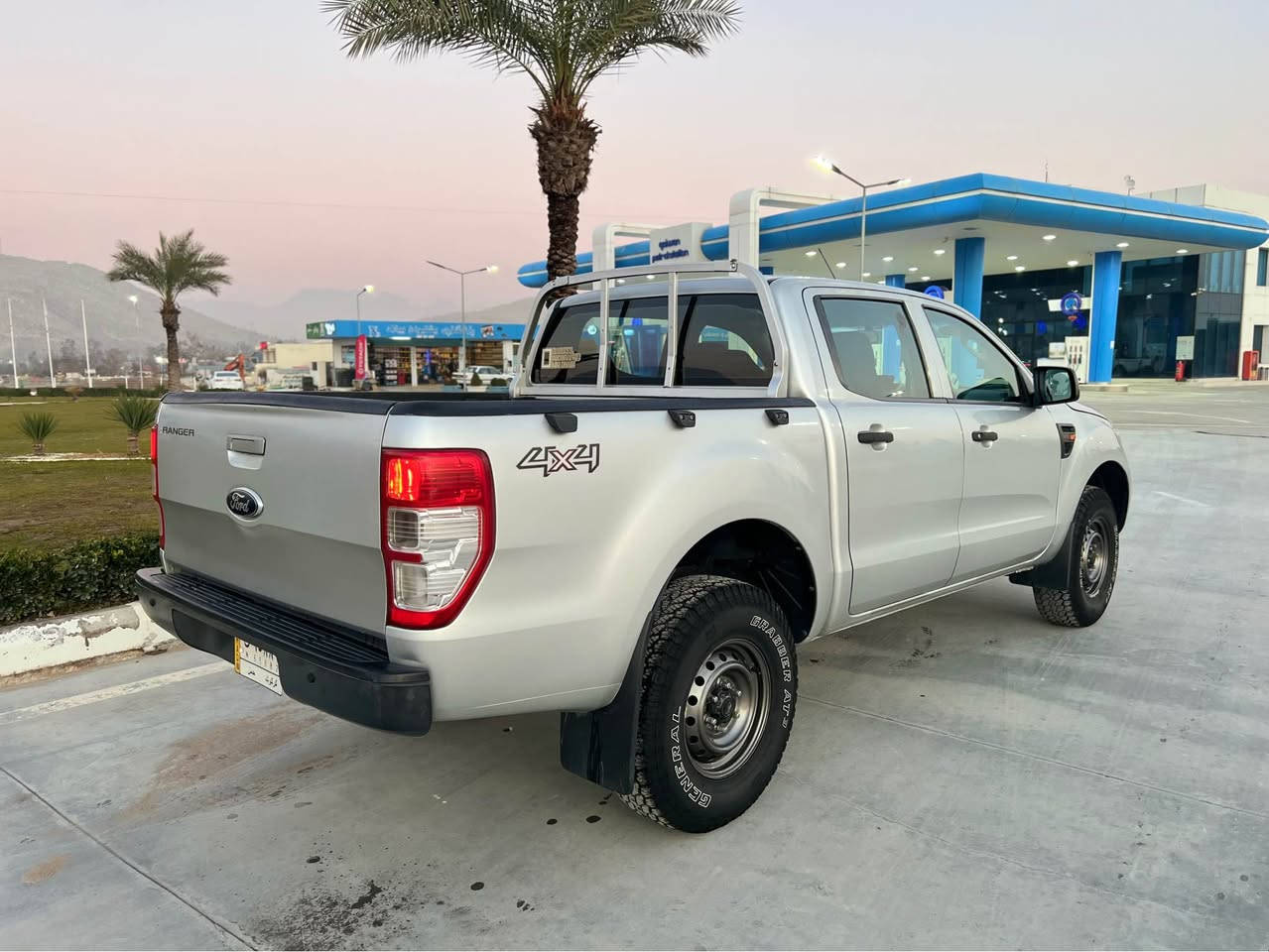 فۆرد رەنجەر مۆدیل ٢٠١٣ گاز انجیکتەر و سۆپەر گێر مەکینە ئەکسل بەشەرت سەنەوی تا ٢٠٣٠ تازەیە بیکە بە ناو خۆت وەک هەولیر و سلیمانی مەکینەی نەکراوەتەوە تایەی تازەیە کال بونەوەی
نیە هیچ ١ پارچەی پەمپە لەسەر  ساغی بێ دەعم نرخی ١٣٠ مەجال ژ.م*********** رانية, السليمانية
