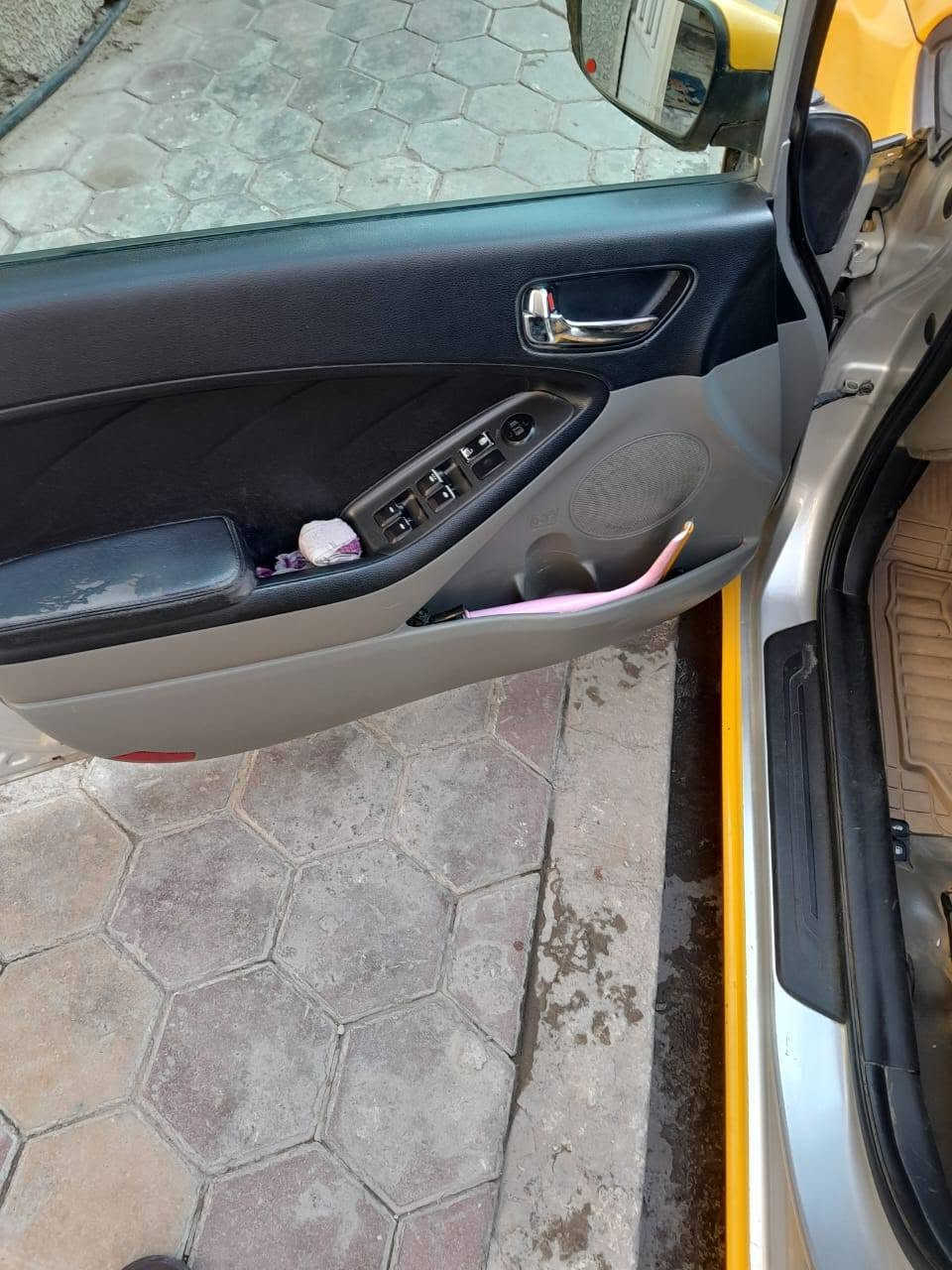 السلام عليكم 
فورتي ٢٠١٥ وارد امريكي محرك ١٨٠٠
رقم بغداد باسمي تحولي ثاني يوم تخم تاير جديد باتري جديد السعر ٩٥ وبيه مجال للشراء العنوان بغداد الحريه م *********** ابو نور
