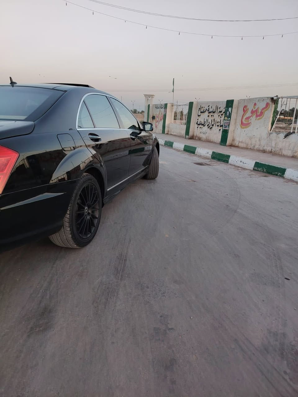 للبيع — Mercedes-Benz S500 موديل 2012
🔥 فخامة ألمانية بسعر فرصة 🔥
🔹 رقم أربيل
🔹 وارد خليجي
🔹 المسافة : 172,000 كم
🔹 اللون: أسود ملكي أنيق
🔹 8 سلندر — أداء قوي وراحة مطلقة
🔹 فل كامل (فتحة سقف – جلد فاخر – تبريد وتسخين مقاعد – شاشة وملاحة – كاميرا – حساسات – تعليق هوائي)
🛠️ ملاحظة بكل شفافية:
تبديل باب الصندوق الخلفي فقط (ضرر بسيط سابق)
عدا ذلك السيارة نظيفة جداً ومحافظة عليها
✔️ محرك وكير وشاصي بحالة ممتازة
✔️ استخدام شخصي
✔️ جاهزة للفحص بأي مكان
السعر 260 ورقه وبي مجال بسيط

📍 الموقع: بسماية
📞 للتواصل: ***********
