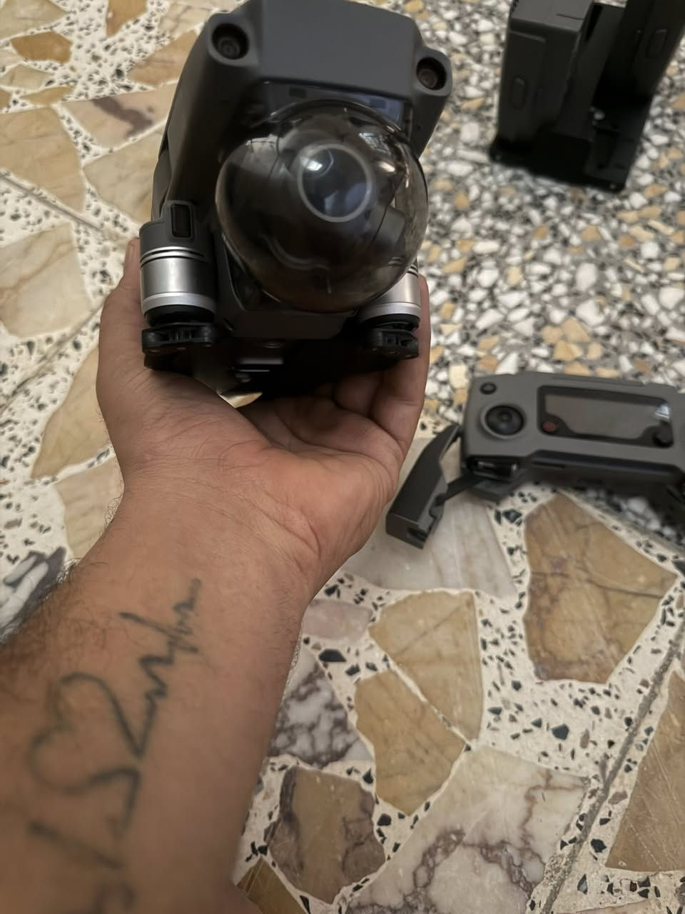 دي جي اي مافك تو زوم درون جديد مداخل صيانه
3 بطاريات كومبو شاحنه رباعيه كل تفاصيل ذاكرهن وصوره كدامك اي ستفسار خاص


**إذا كنت صاحب هذا الإعلان وتريد حذفه لأي سبب، رجاءا أرسل رسالة إلى الدعم الفني**