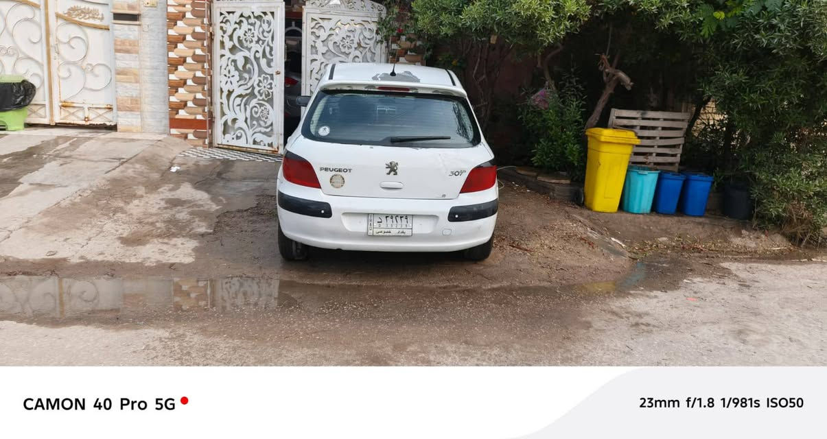 السلام عليكم للبيع بيجو فرنسي موديل 2005 سياره جاهزة كير مكينه حداديه كله جاهزة مكفولة من الضربه بيه صبغ مكانات بسيطة السعر 44 مكانه حله الاتصال ***********
