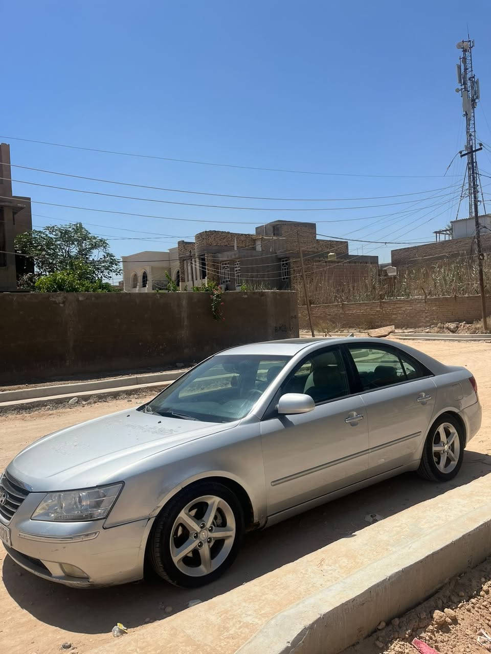 سوناتا 2007
السيارة امريكي 6 سلندر ، محرك 3300 
السيارة يحتاجلها تعديلات بسيطة مبينات بالصور 
السيارة رايدها 83 ورقة وبيها مجال 
المكان / الحلة _ حي الامام قرب مجلس المحافظة 
الي يريد يتواصل واتساب ***********

