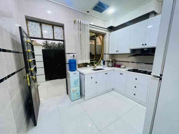 السلام عليكم بيت طابو زراعي يقع في حي الكوام بي معاملة تمليك
مساحته 125:الواجه 8
بناء جديد حديث مكعود بي ٣ اشهر
بس تلث غرف وستقبال وصاله ومطبخ بناء اوربي بسعر مناسب 
ورچائنً الموشراي لا يتصل 
***********
