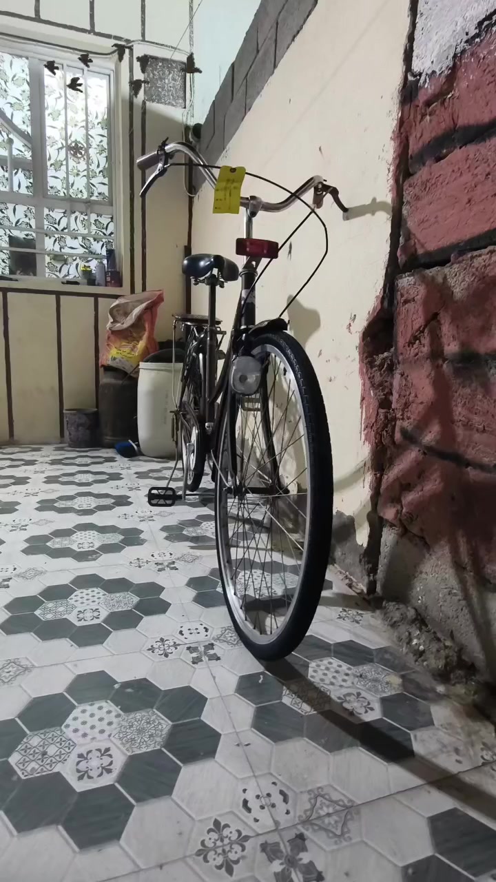 سلام عليكم بايسكل للبيع خوش بايسكل  نضيف سعره كلش مناسب الشراي يراسل الرقم أو يتصل ***********  سعره مناسب 65  مجال بسيط جدا أنه ماخذه ب90
