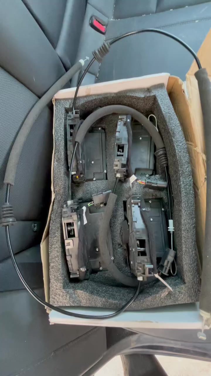 السلام عليكم
شوفو الفيديوات للبيع قفل شفط بيبان اربعه لتسلا مدل 3 و واي لكل المديلات شي مرتب وحلو  بعدهن جدد سعرهن ب 180 واصلك للبيت وسهل التركيب


**إذا كنت صاحب هذا الإعلان وتريد حذفه لأي سبب، رجاءا أرسل رسالة إلى الدعم الفني**