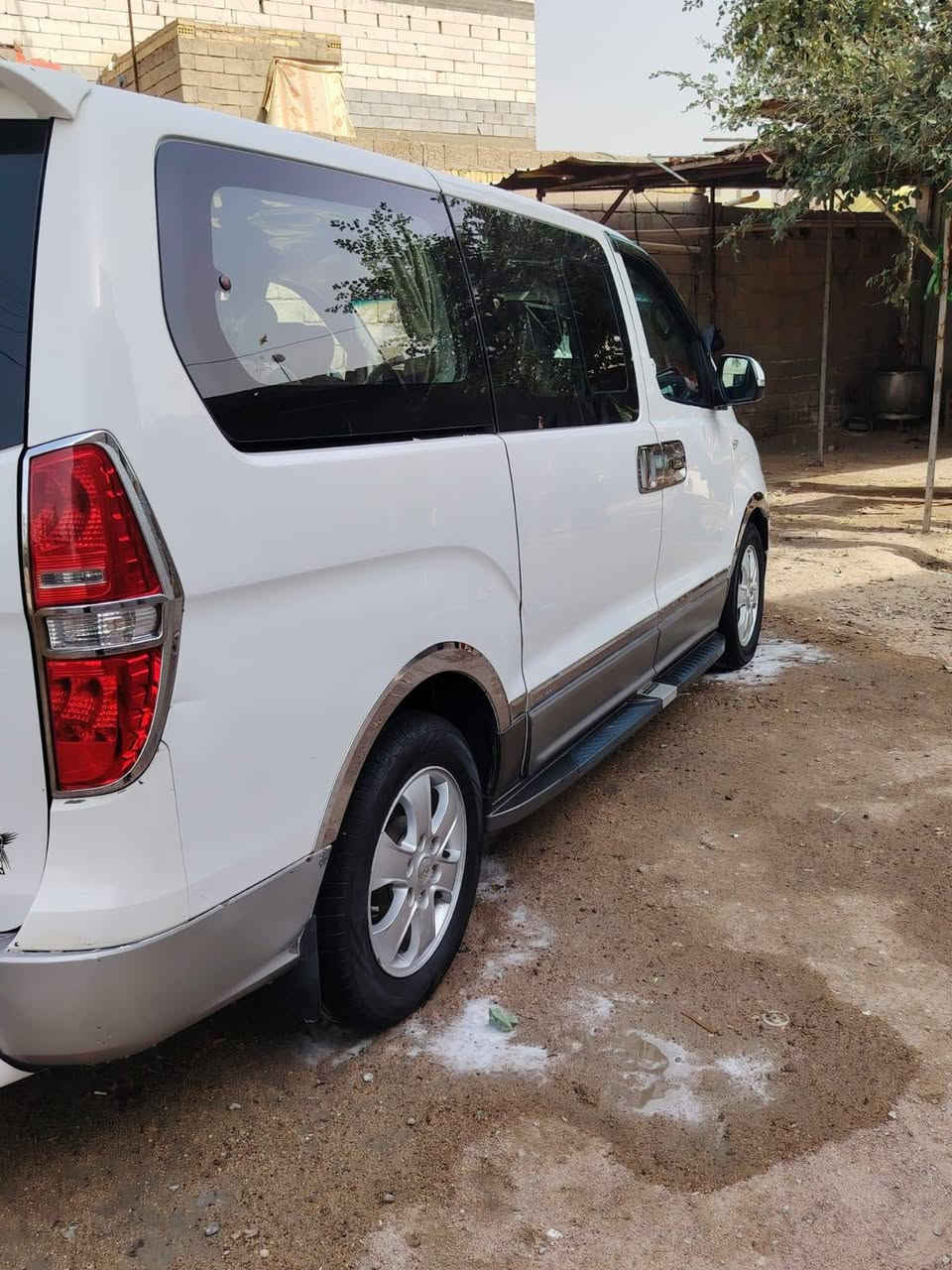 سلام عليكم ستاركس  مسكر لبيع موديل 2015 مكفول عامه مكينه ج تخم تاير رقم  البصرة مكاني بصرة  ***********
