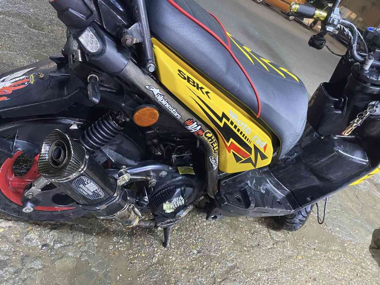 السلام عليكم دراجه سكنس جبلي دراجه بلجيس الله يشهد مامتعوبه وبيه تزويدات حلوه وصالنصه رياضي دراجه مكفوله كفاله عامه مابيه نقص برغي دراجه بي وقت نص نكره تخم تايرات جديد السعر 1.350وبيه مجال العنوان الكراده رقم الهاتف ***********
