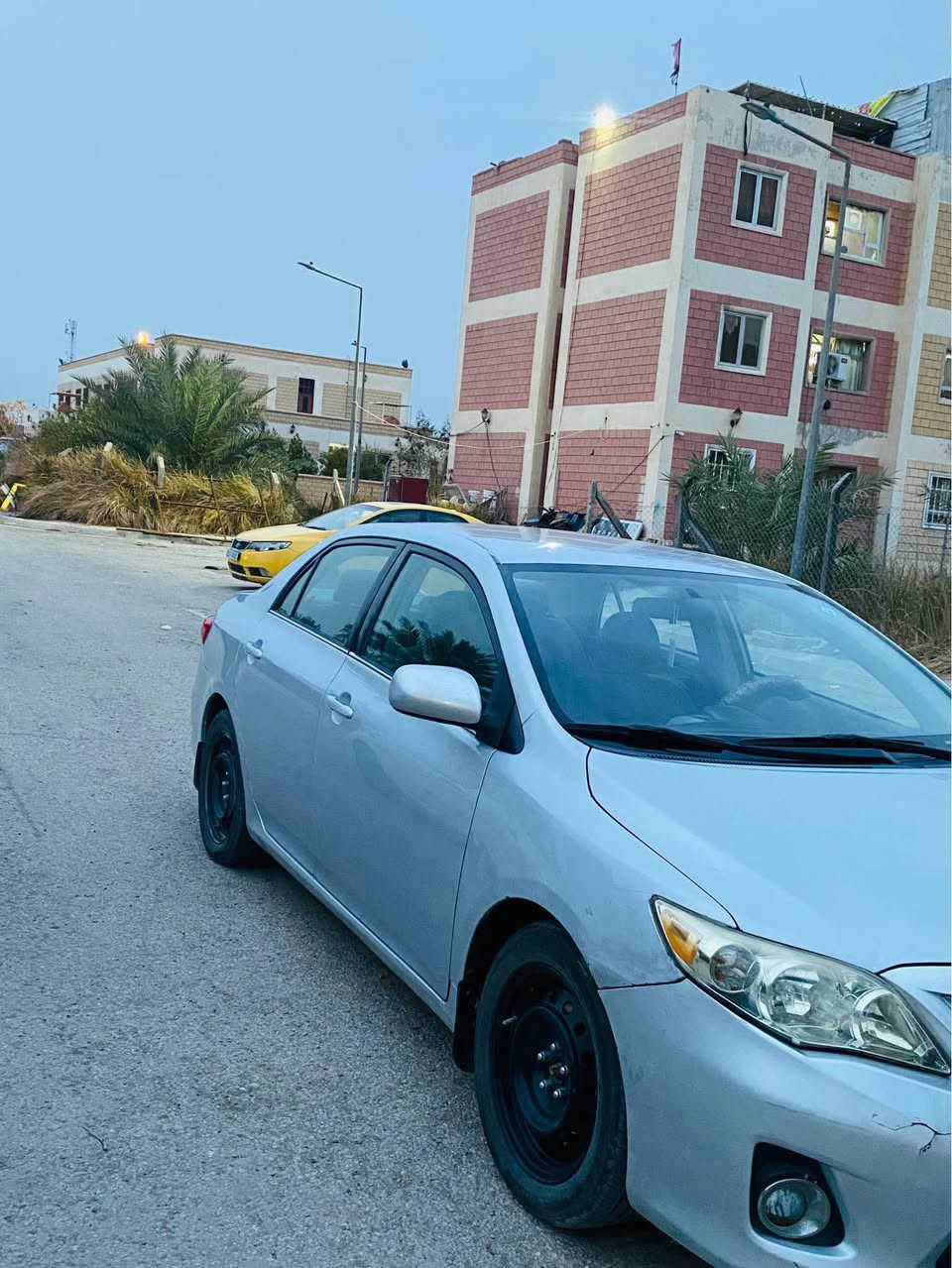 السلام عليكم كورلا 2013 رقم بابل بسمي تحويل ثاني يوم حادثها من امريكا قبق جنطه بس بدون دواخل وبيها كم مكان بارد كير مكينه حداديه تبريد تدفئه كله جديد ومكفول سياره ماشيه 90 حقيقي  مكاني حله مركز سعر 113 وبيها مجال *********** حلة, بابل
