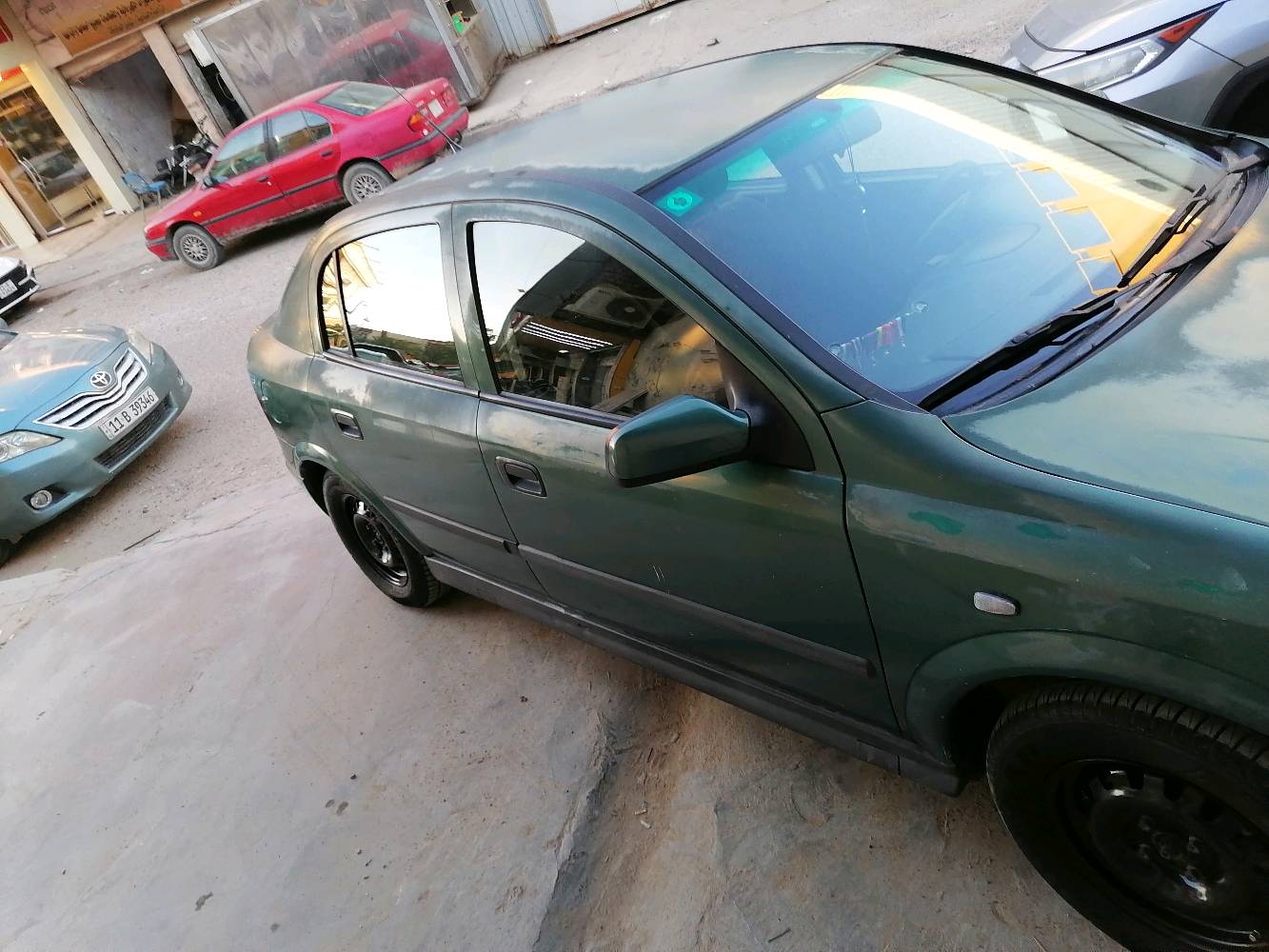 السلام عليكم ورحمة الله وبركاته 
للبيع اوبل استرا 2002 بغداد انكليزي وبسمي كير ومحرك مكفول تخم تاير جديد صدر امامي خلفي جديد تبريد ثلج تدفئه كهربائياته بلاديه اي چطل مابيه غرفته جديده بلاديه كهربائياته كله شغاله بلاديه مسجل شاشه ترايك وين متريد ناعمه كلش بلاديه صبغه بلاديه بيه قطعتين صبغ اثر شخط مكفوله من ضربه كتلوكات شركه بيه السعر 55 بيه مجال ( ***********… . *********** )
