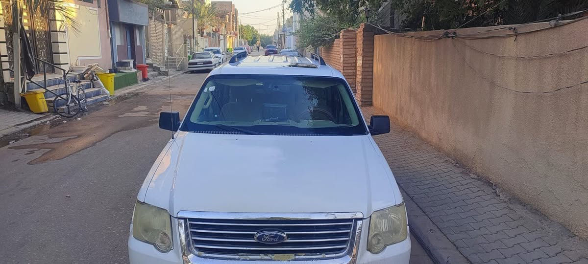 سلام عليكم سيارة فورد اكسبلور 2008 للبيع سعر 89  سيارة متعرضة لحادث مكان بغداد دورة  للتواصل ***********
