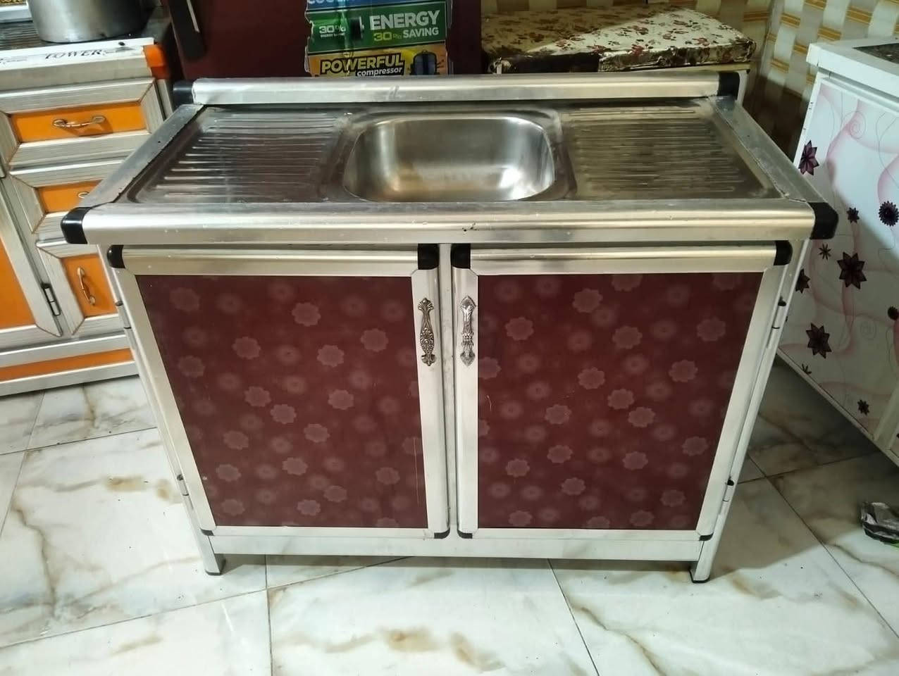 مرحبا كاونترات مستعمله نضيفه جدا جدا كل اضرارار مابيهم تسكام مو سوكي العنوان بغداد اكو توصيل او انتو تتفضلون عادي


**إذا كنت صاحب هذا الإعلان وتريد حذفه لأي سبب، رجاءا أرسل رسالة إلى الدعم الفني**