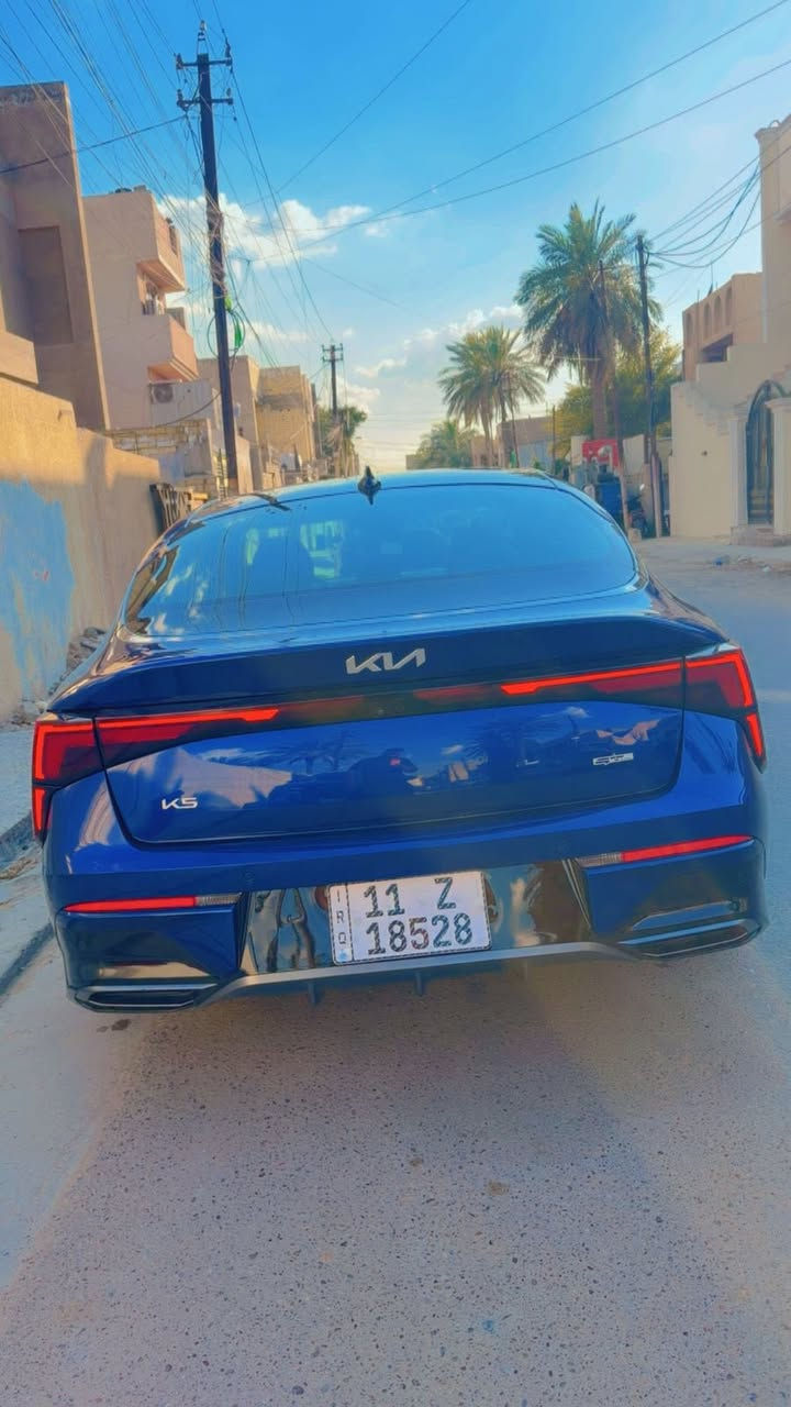 كيا  K5 موديل 2025 جيتي لاين محرك 2500
رقم بغداد  باسمي سنويه جديده 
بصمه ابواب +بصمة تشغيل
تشغيل عن بعد 
قياده ذاتيه 
هاند بريك بصمة
مثبت سرعه 
نضام ABS
مانع انزلاق حساس أطارات 
شاشة
كامره دواره
شاشه كبيره
شاشه اعطال
رادارات جانبيه
رادار امامي 
رادار خلفي
مراقبة النقطة العمياء
رادار الخطوط البيضاء 
لايتات ‏3 عدسات 
نضام قياده أيكو + سبورت +سمارت +نورمال
بلوتوث 
كار بلي 
فول تحكم ستيرن
كير أوتو + عادي
‏ ‏الخريطة
 زينون لد
صندوك بصمه
‏AUTO HOLD
حادث فقط ربع البنيد 
السيارة ماشيه 10 الف 
‭***********‬ 
مكان السيارة بغداد الجديدة 
مكلف بنشر @
