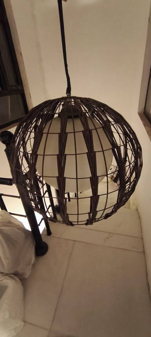 ا
السلام عليكم البراكيت كل واحدة او سعره والتلفزيون ١٢٥ الرقم ***********
