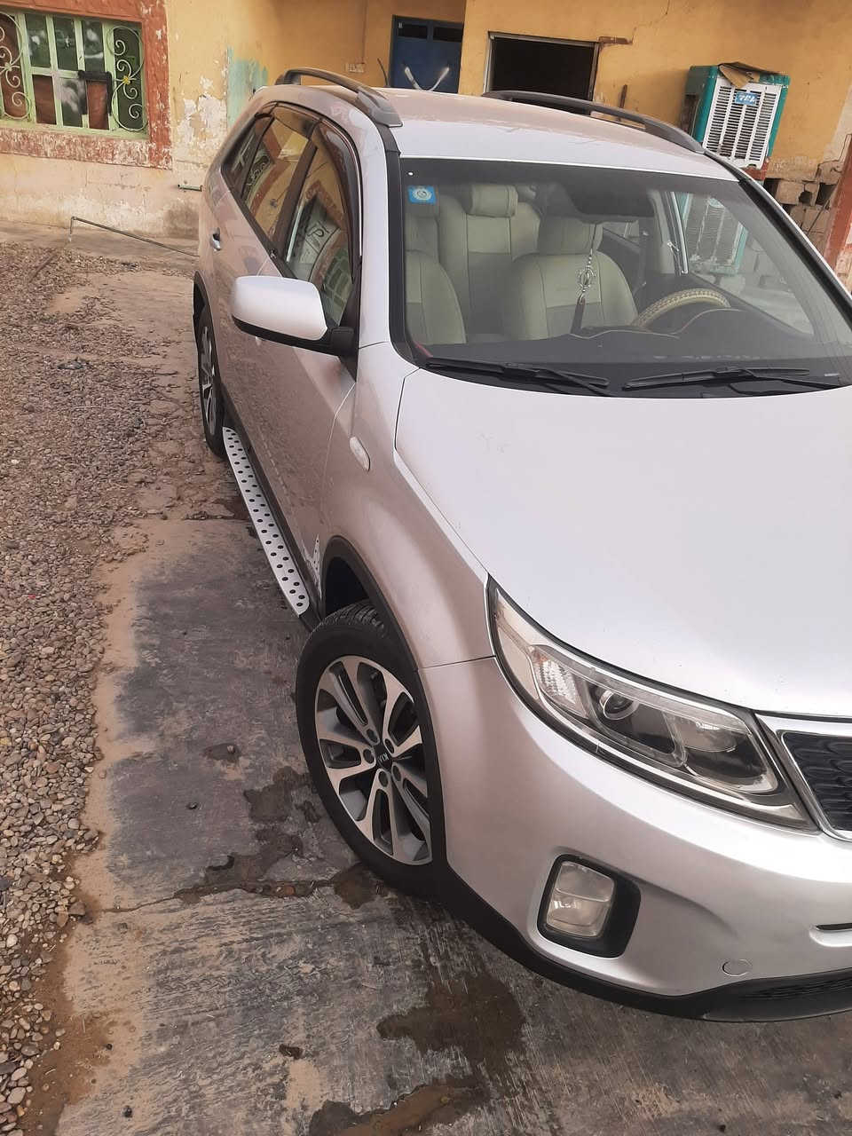 سورنتو موديل ٢٠١٣ شكل ١٤ خليجي ٧راكب
اللون سلفر رقم بغداد محرك ٦سلندرمحرك شركه ممفتوح

سياره داخل دوشمه ارضيه وكشن حداديه كلها جديده
تخم تاير ويلكب بلادي تبريد وكير ومحرك كله بشرط
السعر ١٦٠ وبي مجال للطيبين 
مكان السياره الفلوجه الصقلاويه 
للإستفسار اكثر 
***********
*********** معتز 
الله يرزق الجميع
