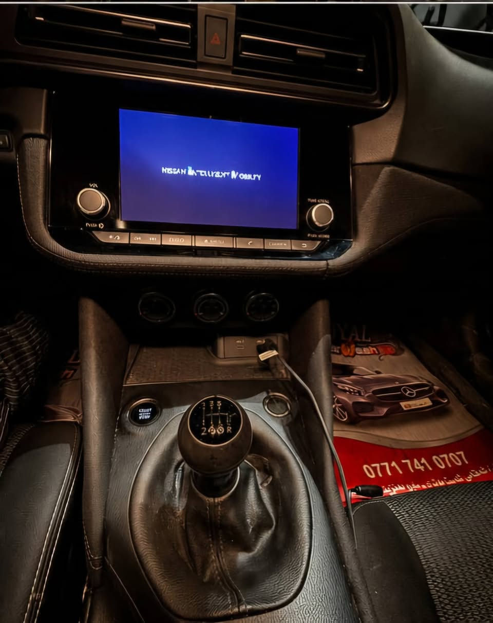نيسان RZ34 او Z400
6سلندر تون تيربو 
كير عادي 6 نمر 
مرقم كامل قبل يومين ترقمت 
2راكب
سيارة فول الفول على اخر حباية 
للتواصل ***********
