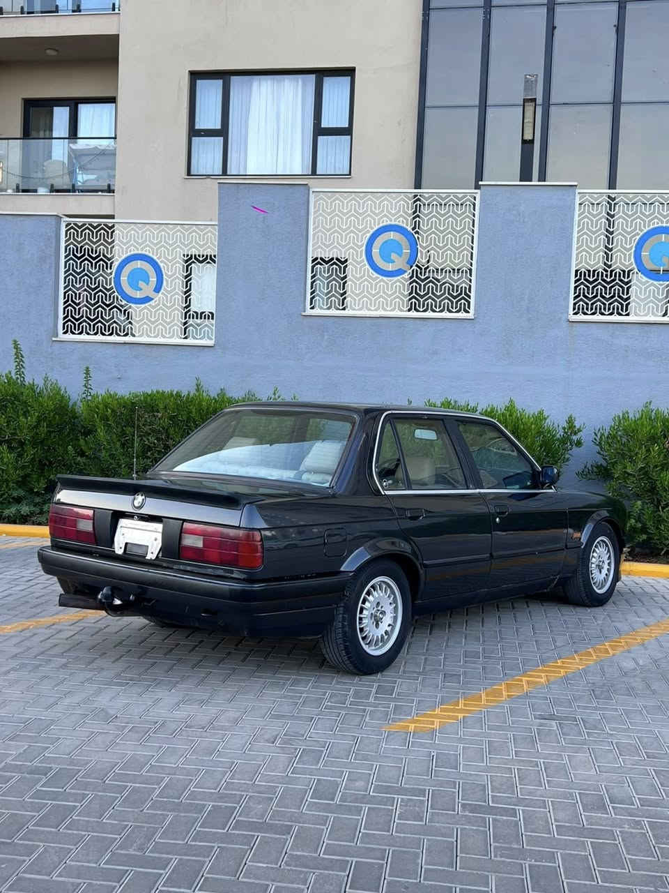 بي ام 325 
وارد يابان 
موديل89 
مكينه 25
كير اوتو  3 انضمه قياده 
كير مكينه بشرط
تبريد بلادي ثلج 
غرفه جديده بلاد
كشنات وكاعيه وبطاين بيجي جديد كلش 
السياره من جوه شرط بدون قطره خياس
قوائد الجك وكل التفاصيل جديد
حوض مكينه جديد مع كل التفاصيل البلاد
دركه Mاصلي
مرايه داخليه M اصلي
سبايد Mاصلي 
سستم صوت بيوينر صوت خرافي 
سياره حجر بيئه بلادي 
تخم ويل جديد بلاد 
مع تخم تاير من تايل مول جديد
لايت بك لايت بلادي جديد 
مع عالي زنون اصلي 
مابيه نقص برغي 
رقم بغداد شرط التحويل
السعر 66 بي مجال
***********
