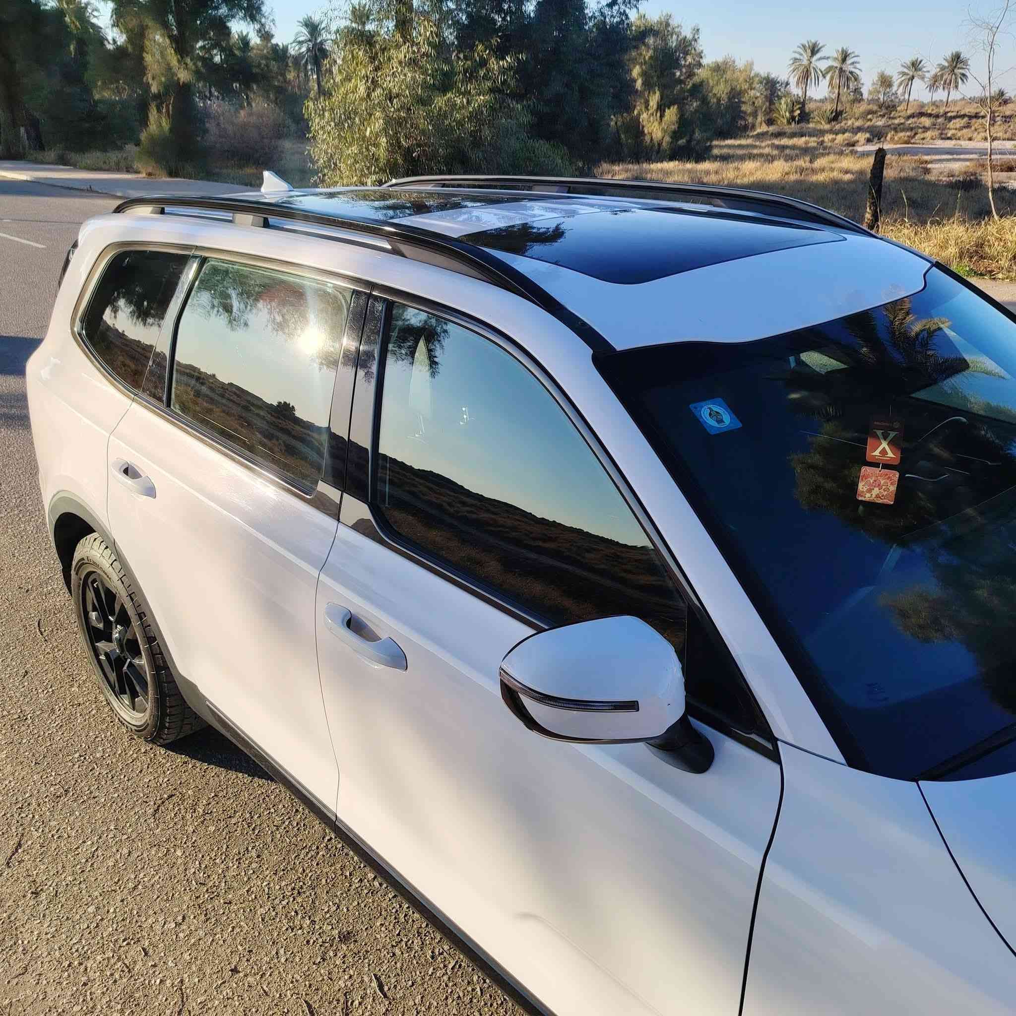 تولارايد وارد امريكي موديل 24
ماشية 6800
١. فول مواصفات 1/1 X Pro
٢. فتحات سقف عدد 2
 ٣. تدفئة تبريد في الكشن
 ٤.كاميرات عدد ٥، 360 درجة
٥.جنطة كهربائية
وبعد هواي مواصفات.... 
 حادثها جدا بسيط لا براكيت ولا بدنه  وصور الحادث مرفق في الصور
السعر 360 ورقة
للاستفسار ***********
غير متواجد على الفيس
