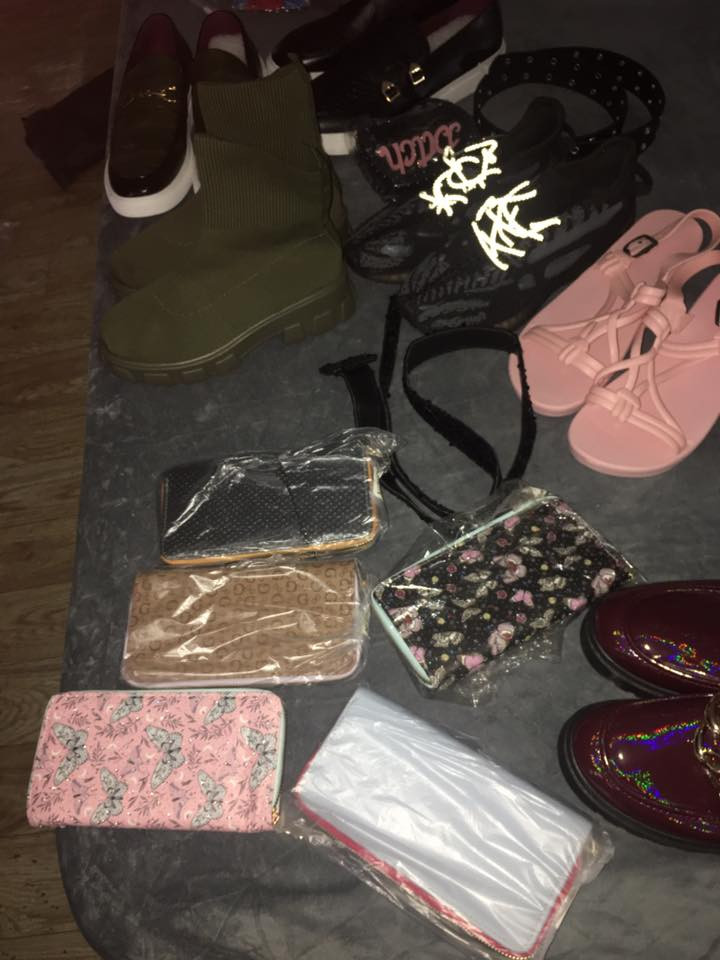 شلعه بيها ٧ احذيه وانتو بكرامة و٥ جزان شي ان ماركة و٣ احزمه  ابيع شلعه الاحذيه من ٣٨ لحد ٤٨ بيهم قياسات


**إذا كنت صاحب هذا الإعلان وتريد حذفه لأي سبب، رجاءا أرسل رسالة إلى الدعم الفني**