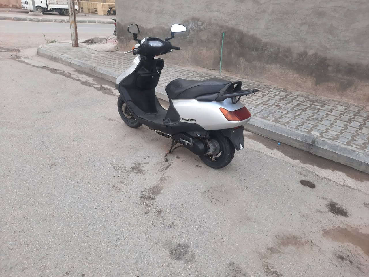 دراجه سبيسي ياباني كفرات اصلي بلاديه قفل جنطه شغاله قفل ستيرن   كله بلايه الهاتف *********** المكان كوت الزهراء
