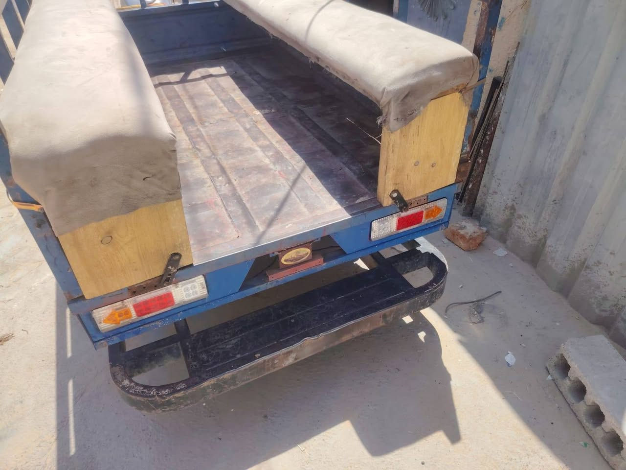 للبيع ستوته شاصيه مال دايون شاصيه مال دايون  رقم اسود وسنويه  ***********
