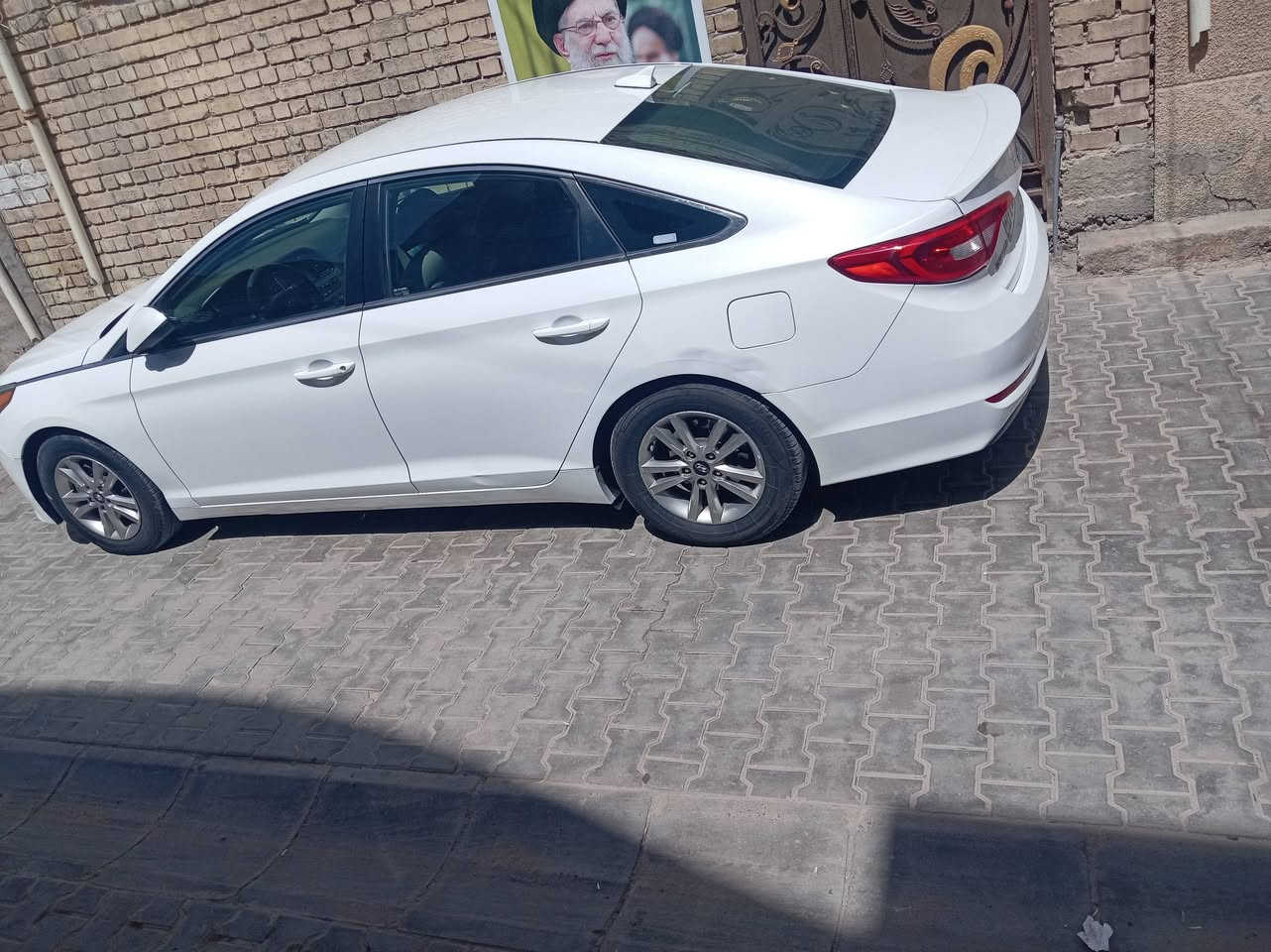 السلام عليكم سوناتا 2016  محرك 2400 وارد امريكي بيه بس جاملغ محرك نضيف رقم كربلاء انكليزي گير محر كله جديد مكاني بغداد الشعله شارع 60  سعرها 115 وبيه مجال الشراي يتصل ***********
