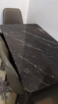 ميز طعام اربع كراسي جلد بدون ضرر كراسي اصليه وليس تجاريه عنوان دوره اب...
