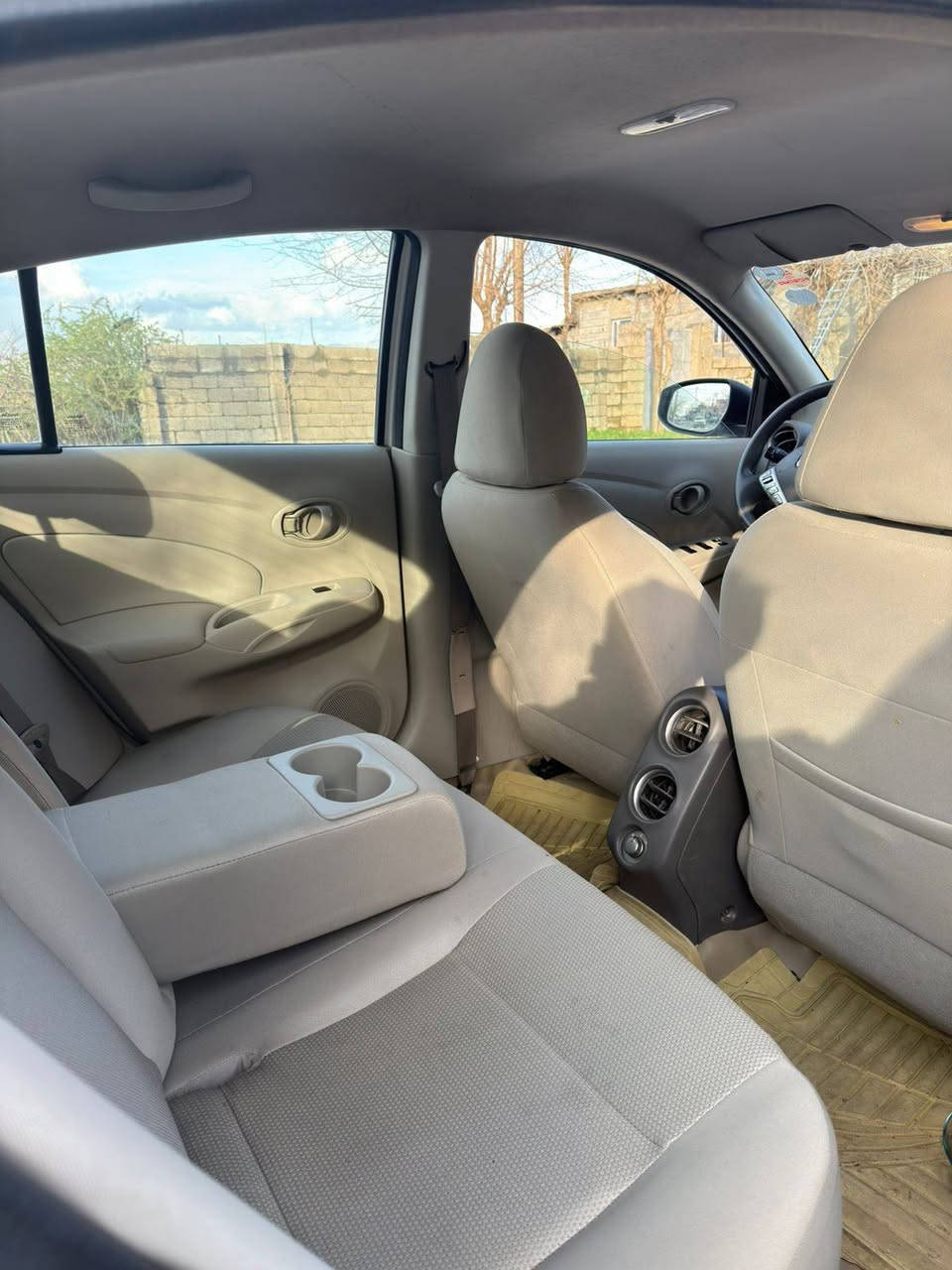 بسم الله الرحمن الرحيم
نيسان صني  رقم اربيل موديل ٢٠٢٤ مكفول من دعامية الى دعامية من كل شي  لا شخط ولا بارد ولا حالوب ولا نقطة حجر  ماشية ٥٠ الف  فول ١/١ تبريد قطعتين تحكمات استيرن طرفين ٢ كيج شاشة بلادية   ٤ اطارات شركة عليها ويل اكروم  و الاسبير منازل كاميرا وحساسات بوجكتر  جناح خلفي كير ومحرك برغي ممفتوح داخل اصفر 

ملاحظة السيارة بوضع الوكالة من كل شي

مكان السيارة / اربيل 
للتواصل والسعر / الاتصال 
 *********** + واتساب
