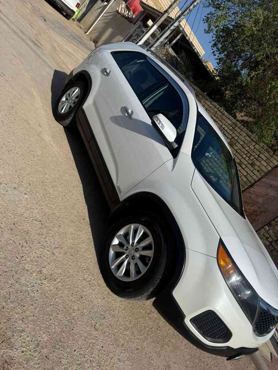 سورنتو موديل 13 وأرد أمريكي رقم بغداد انكليزي السعر 153 مكان السيارة العماره  ***********
