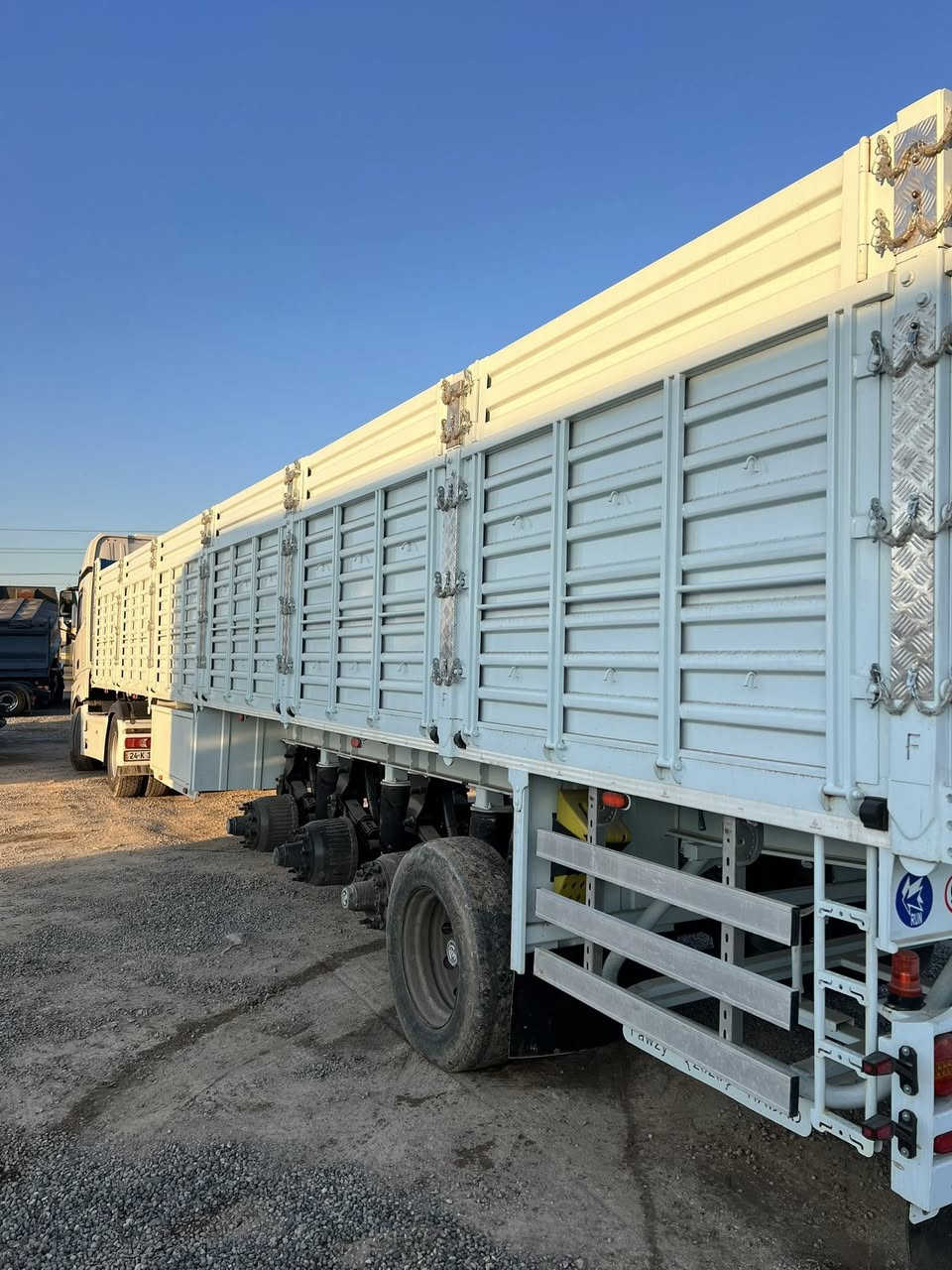 عربانه فوزي حداد 2026 صفر
سعر 190 $ بيه مجال 
معرض حجي رمضان اربيل كلك 
***********
***********
